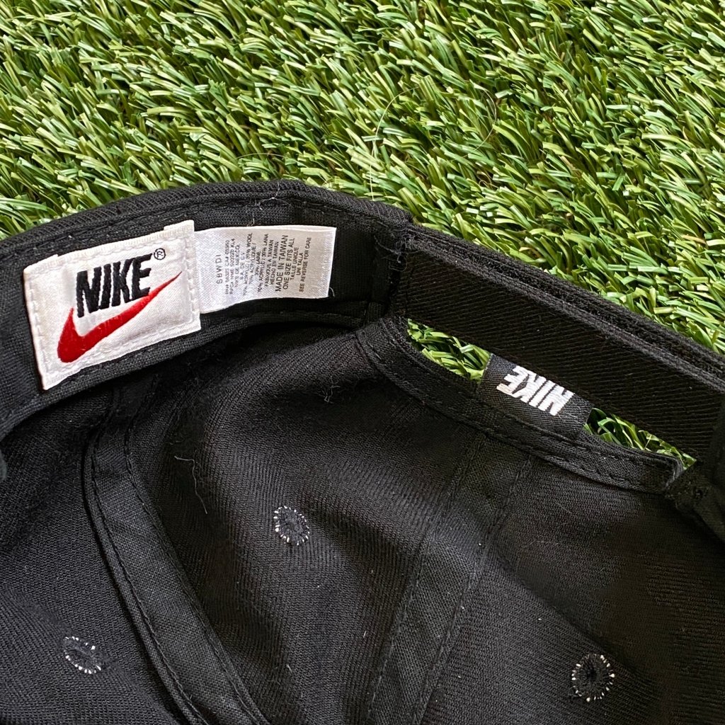 90’s Nike Vintage Letter Logo Hat - Banana Stand