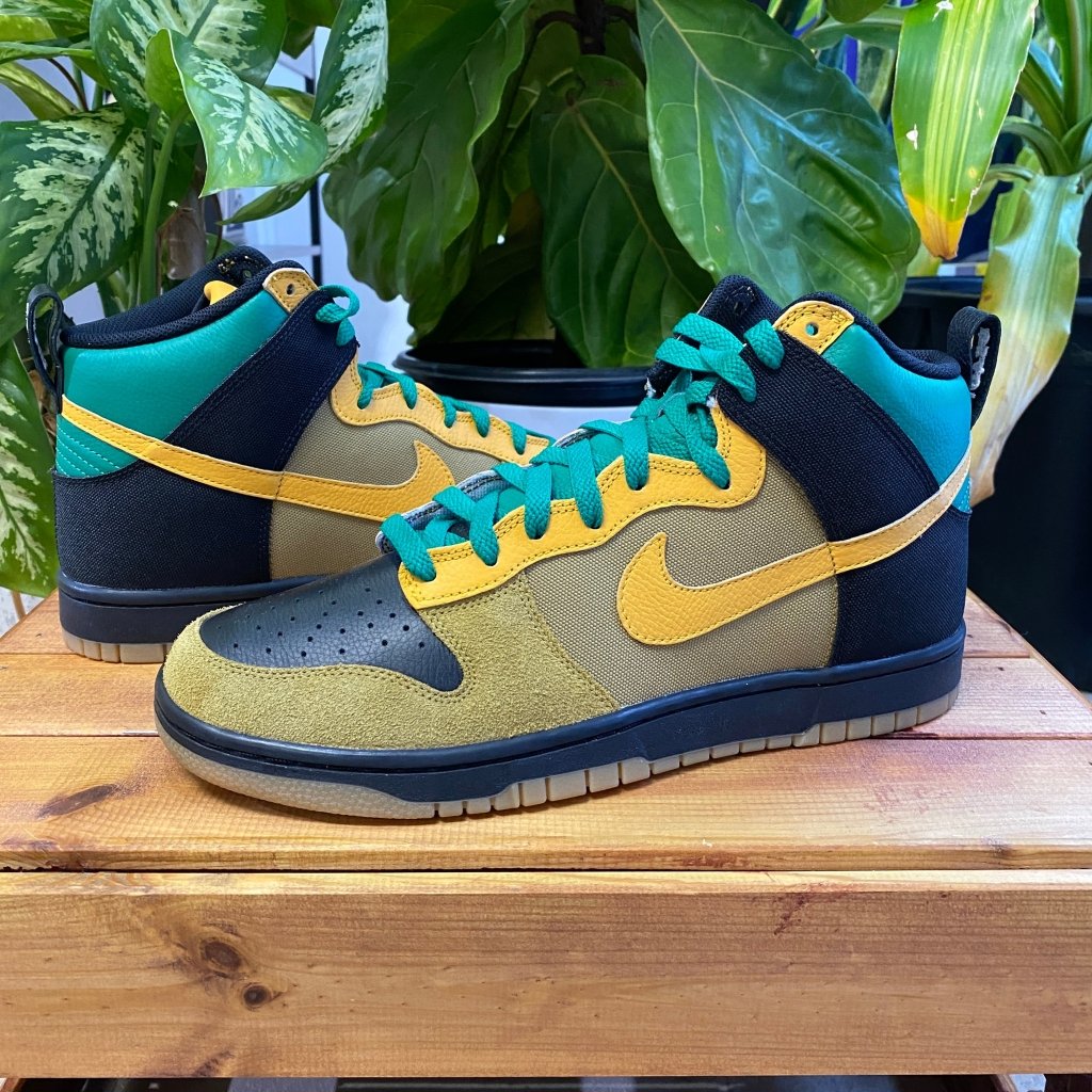 Banana Stand Nike by You Dunk High Banana Stand