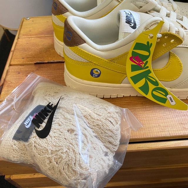 Nike Dunk Low LX Banana, Mens 7, W8.5 - Banana Stand
