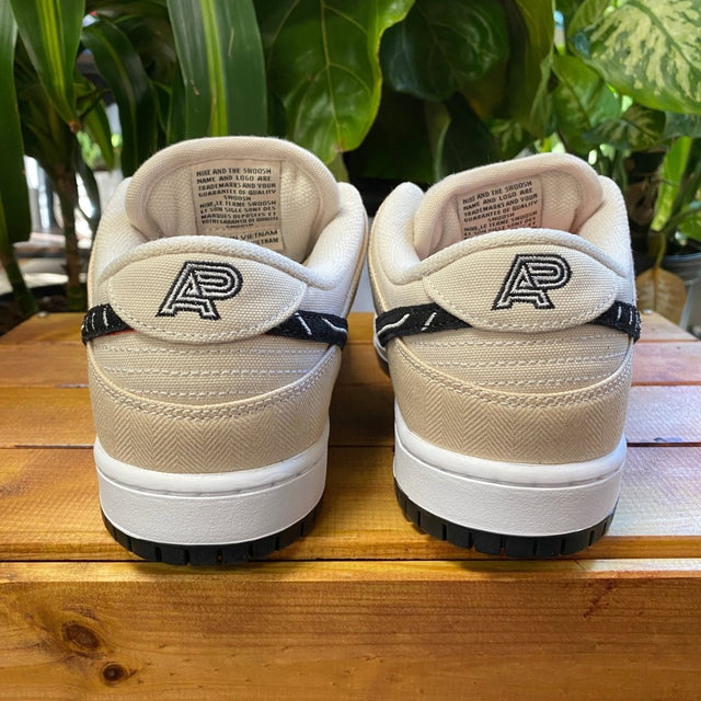 Nike SB Dunk Low x Albino & Preto 'Pearl White', Mens 10 - Banana Stand