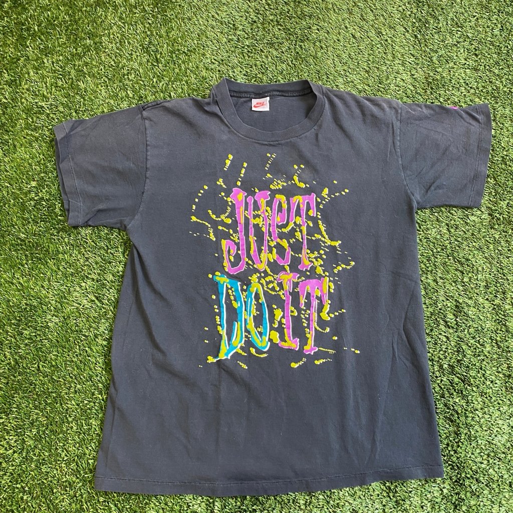 Nike splatter shirt sales