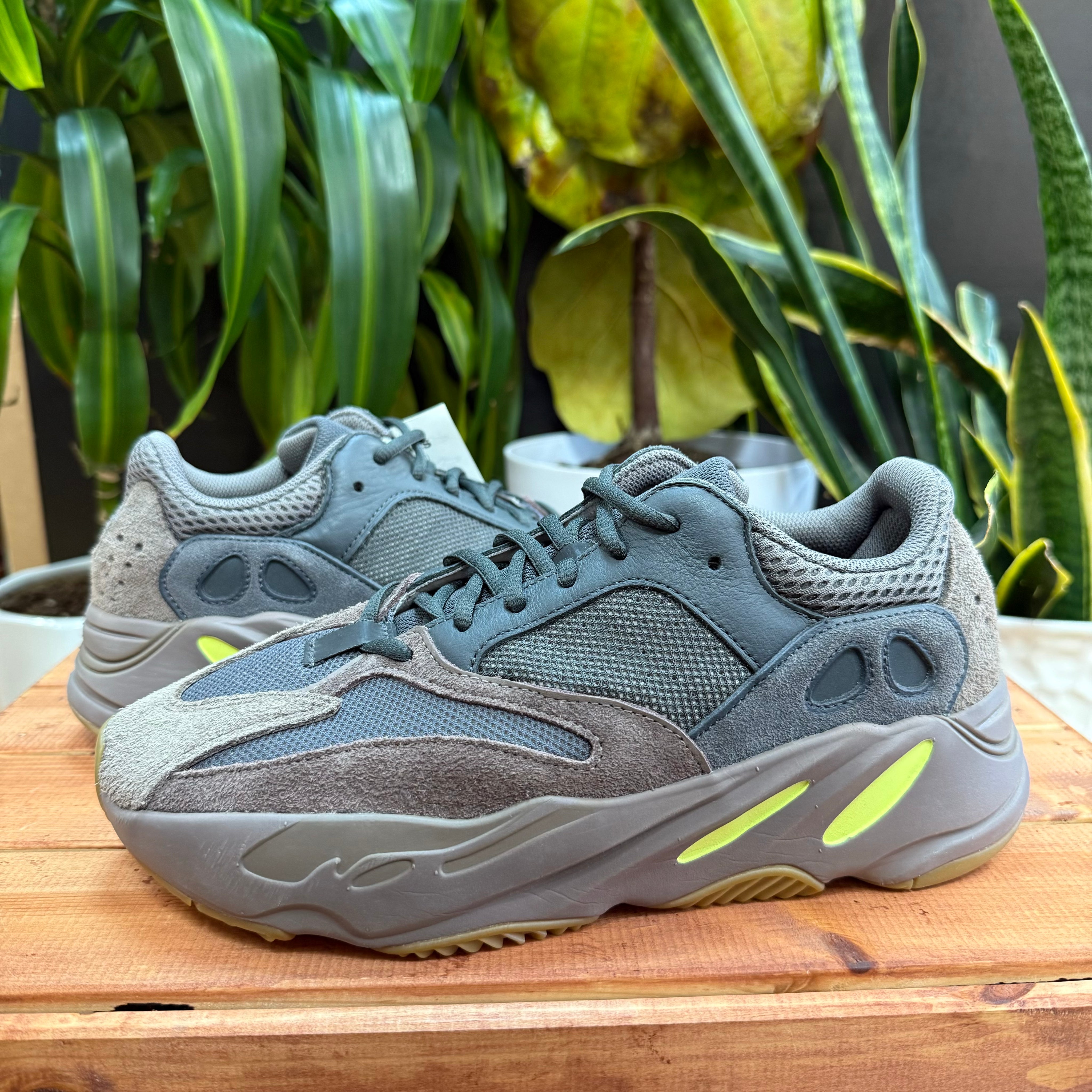 Adidas Yeezy Boost 700 Mauve, Mens 8.5, W10