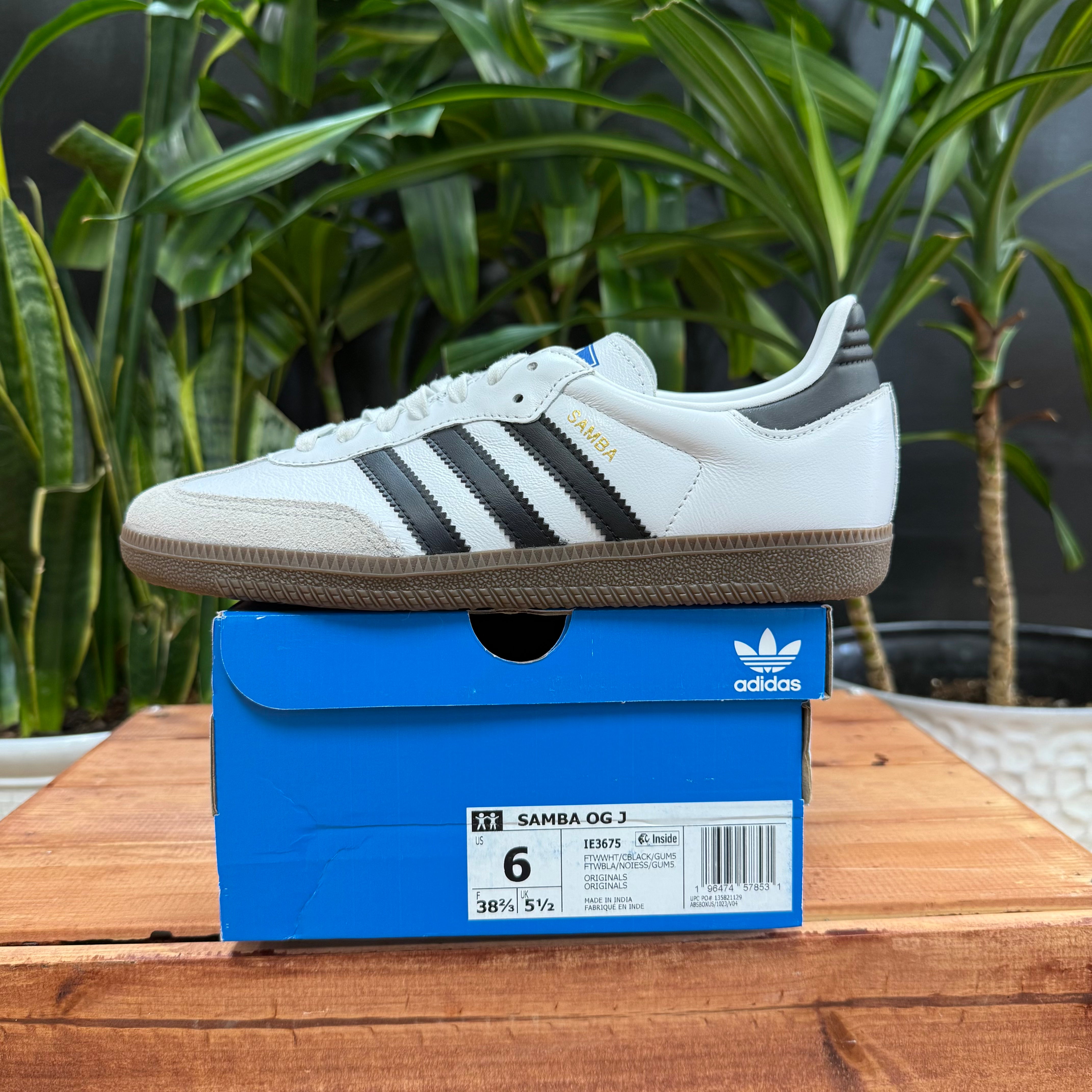 Adidas Samba OG Cloud White Core Black. Mens 6, W7.5