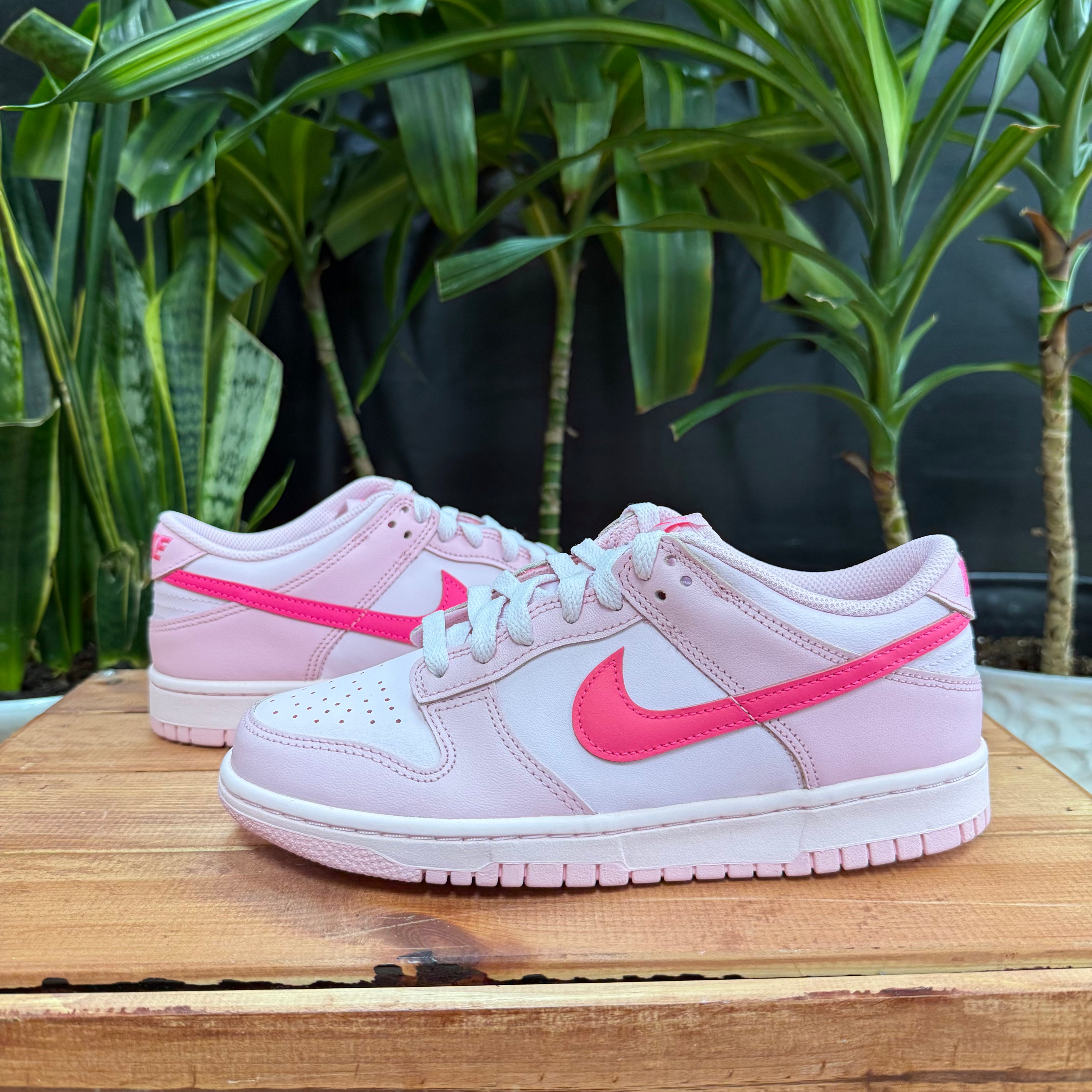Nike Dunk Low Triple Pink, Mens 6, W7.5