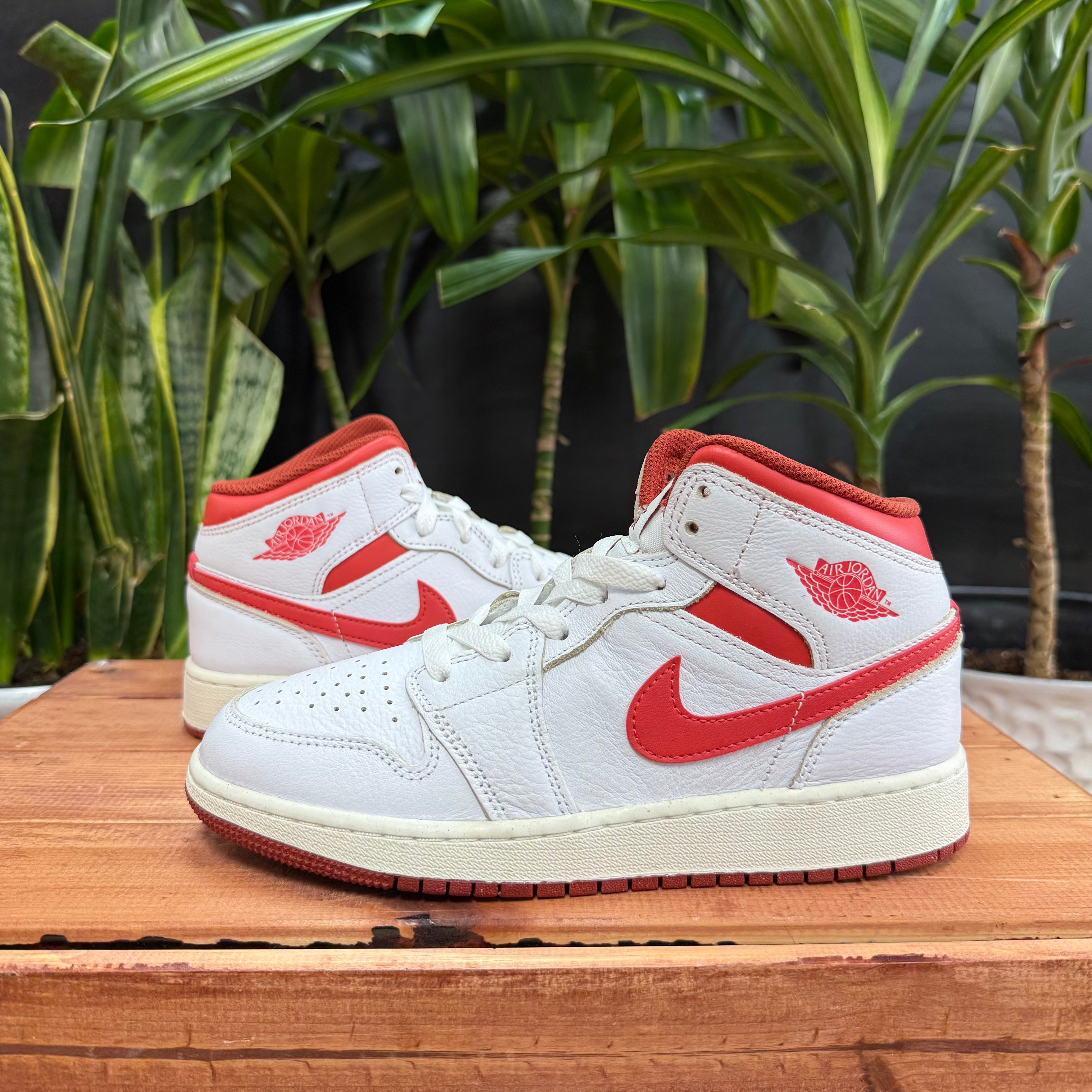 Nike Air Jordan 1 Mid SE GS 'White Dune Red', Mens 5, W6.5