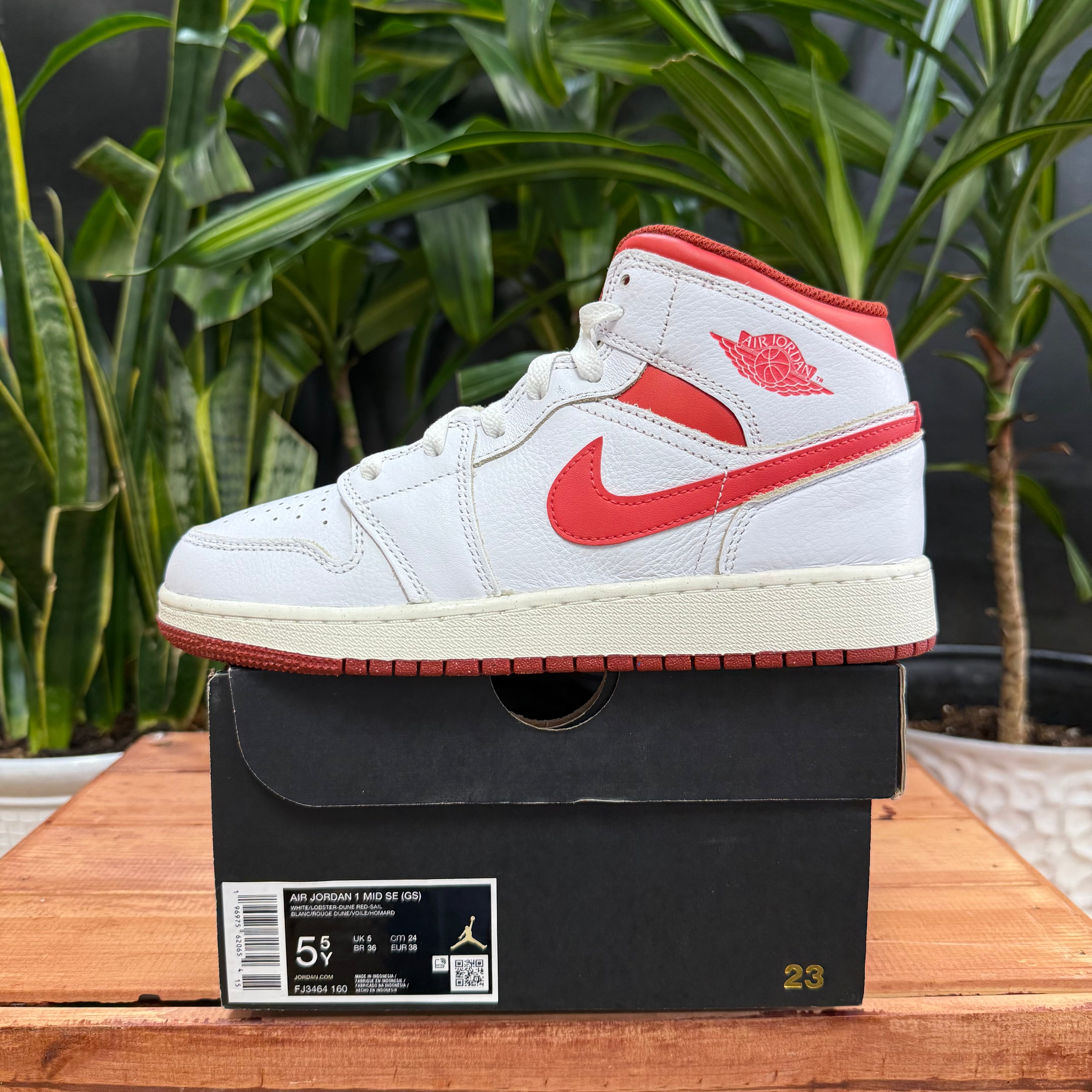 Nike Air Jordan 1 Mid SE GS 'White Dune Red', Mens 5.5, W7