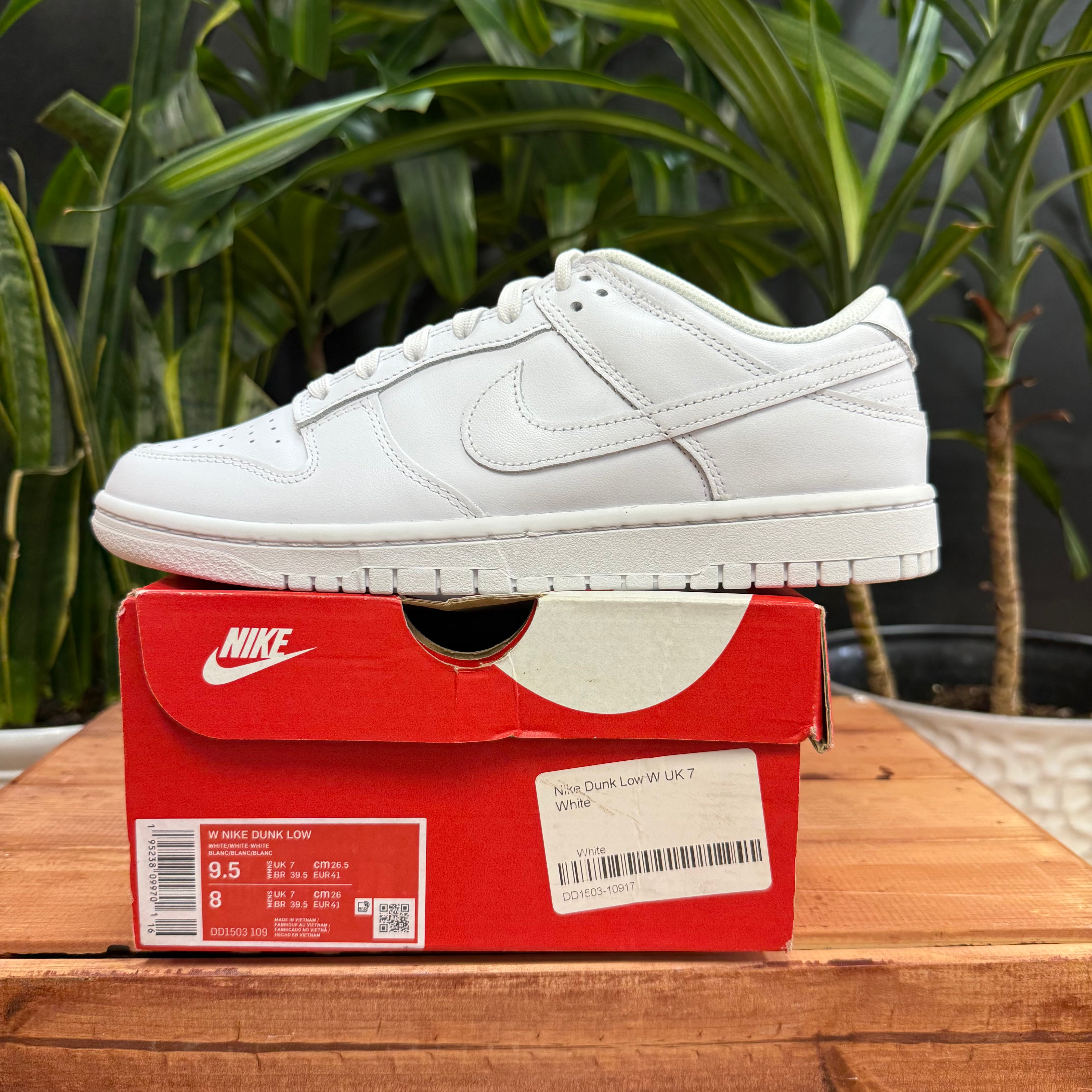 Nike Dunk Low Triple White, Mens 8, W9.5