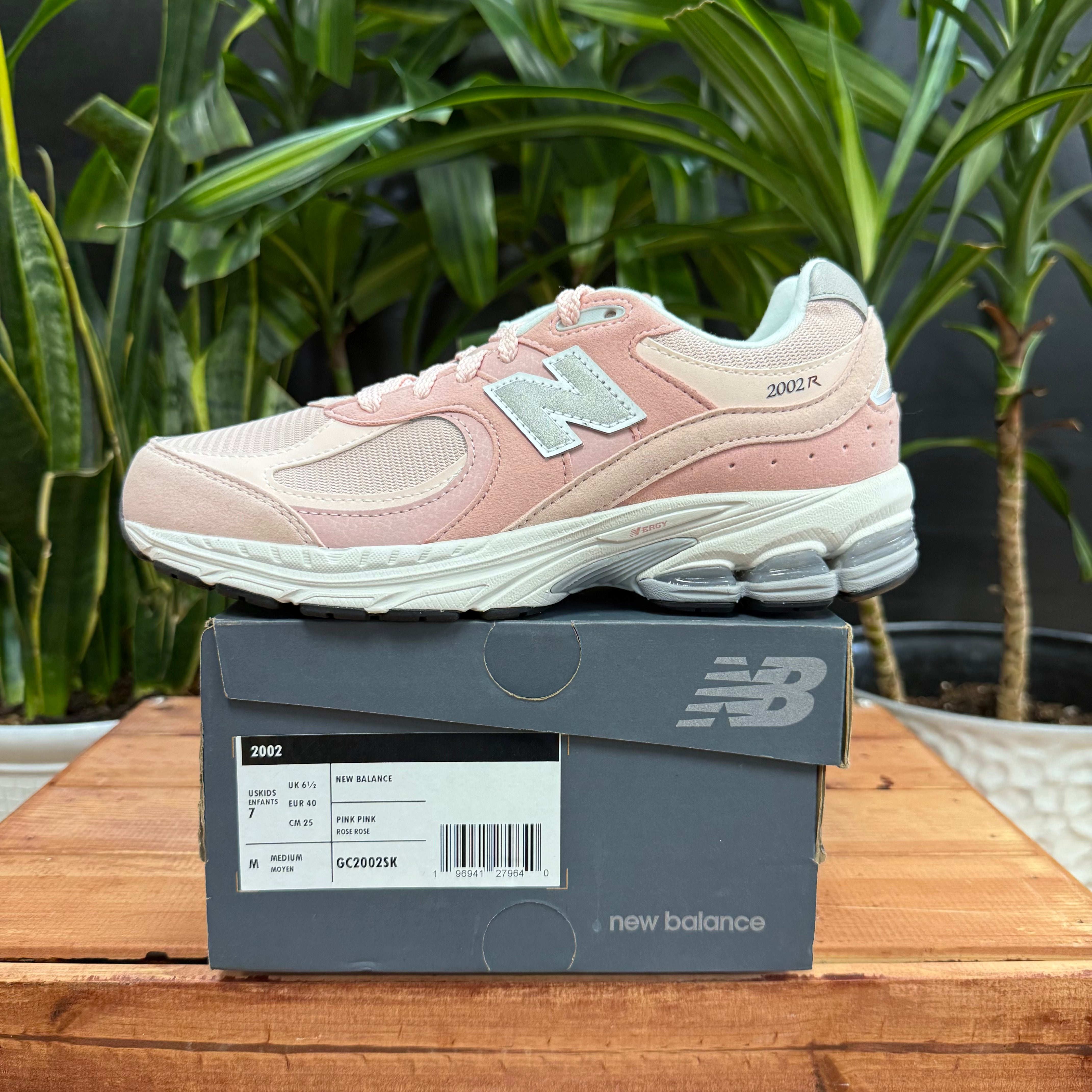 New Balance 2002R Pink Sand, Mens 7, W8.5