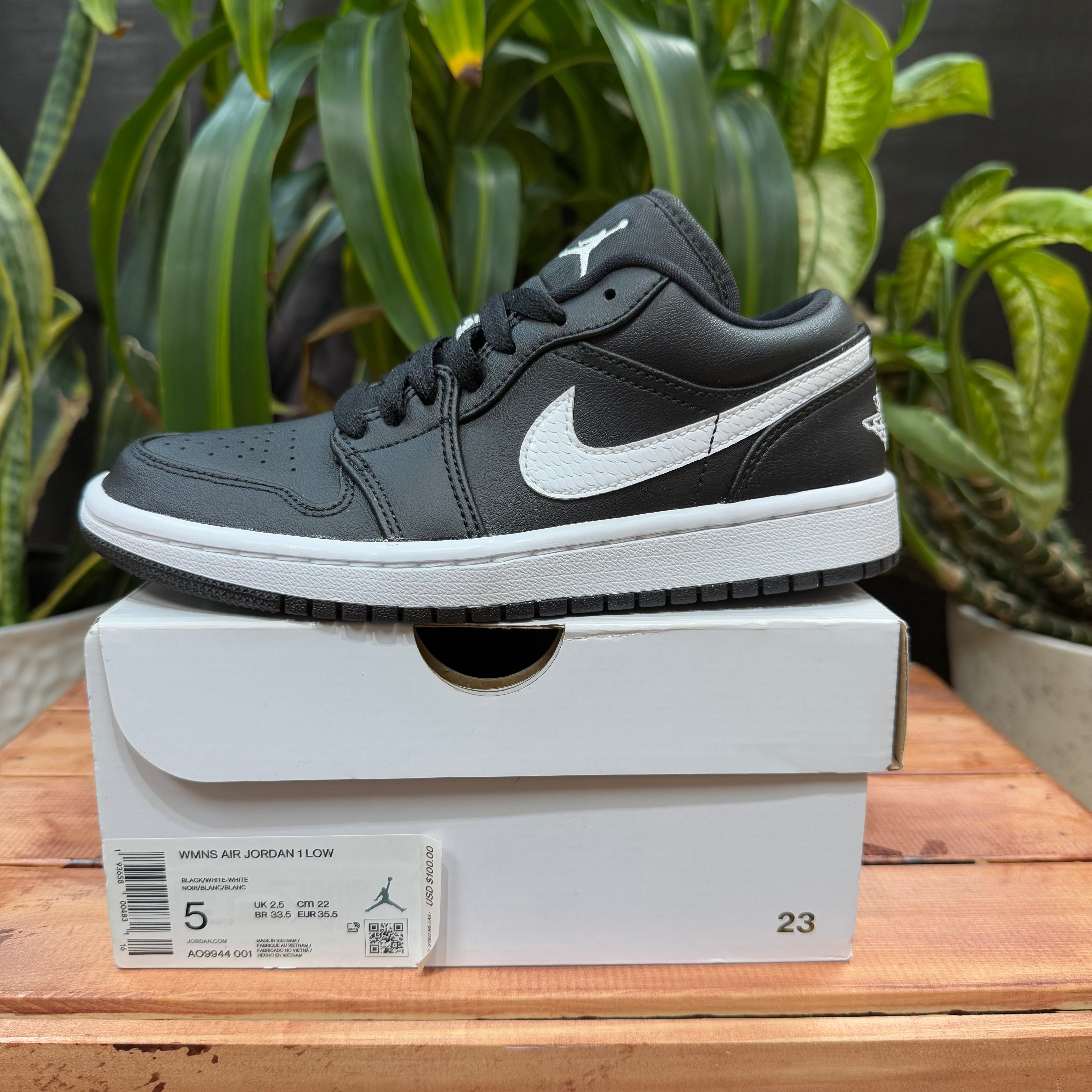 Jordan 1 Low Black White, Mens 3.5, W5