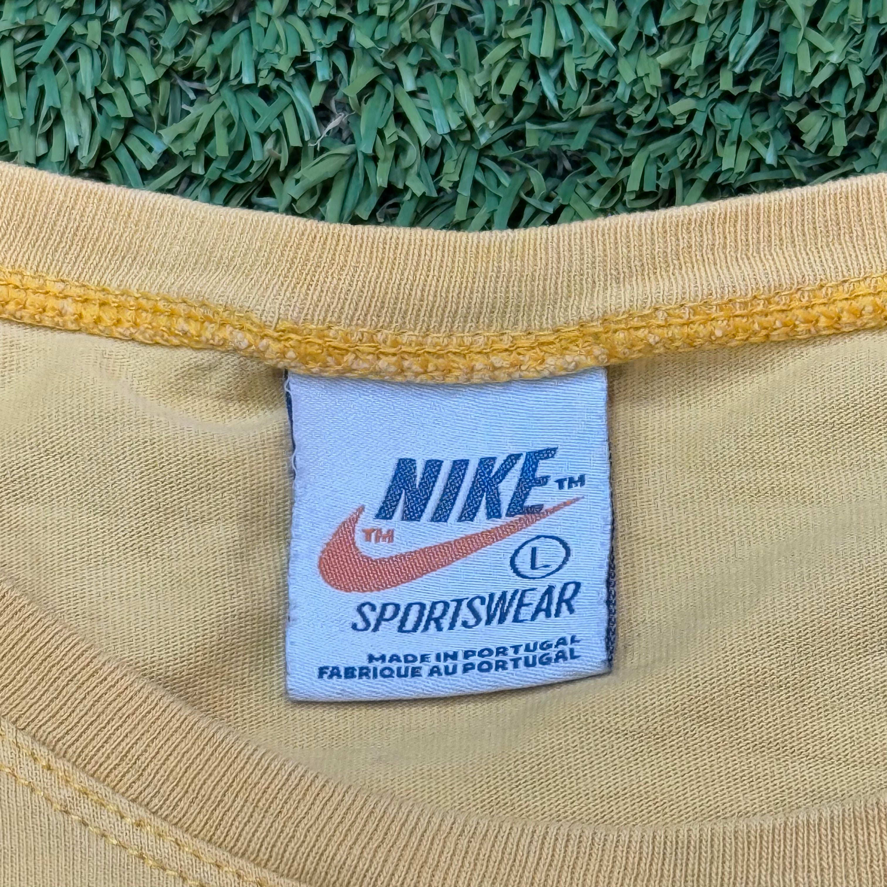 Nike Vintage Cascade Run Off Geisha Shirt, L