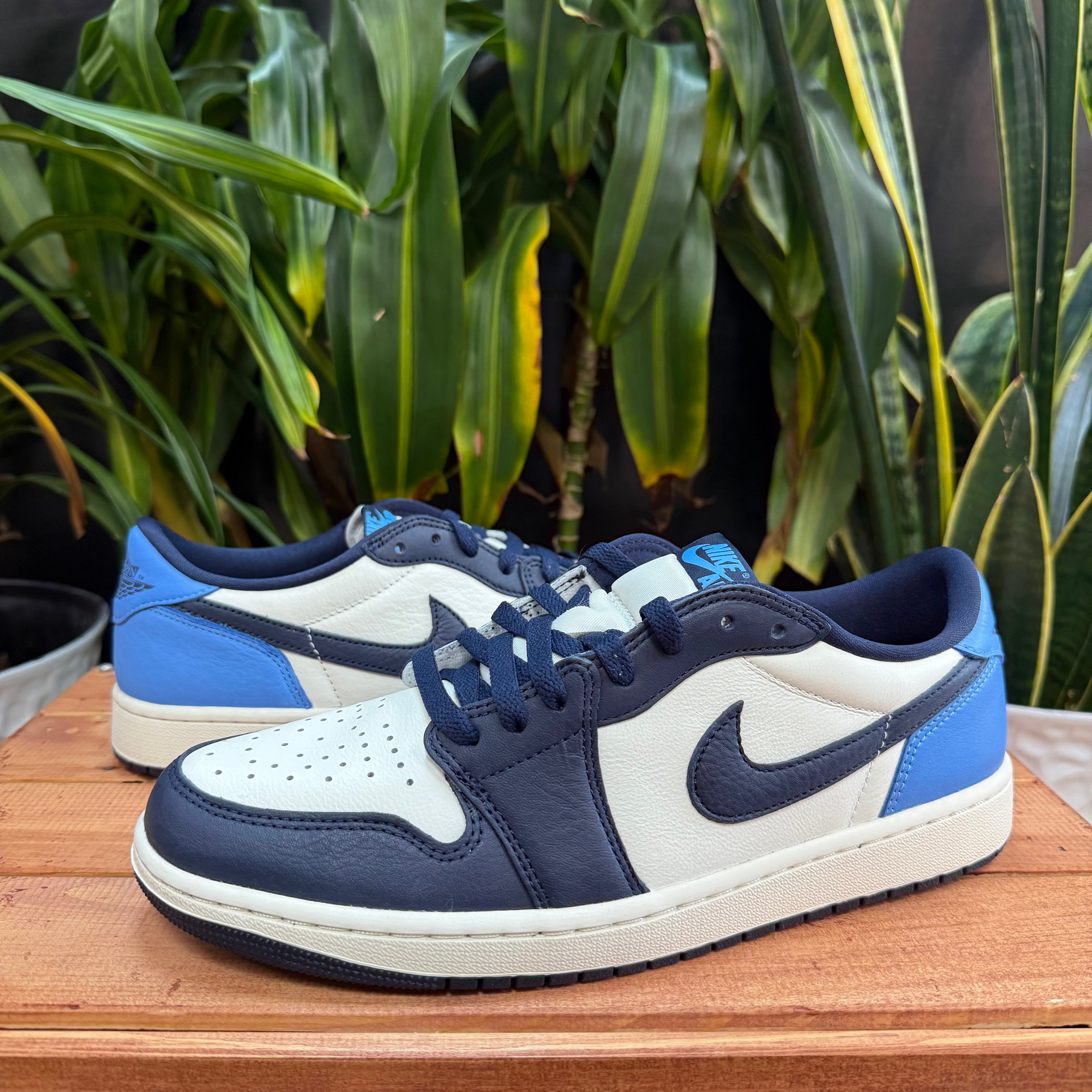 Nike Jordan 1 Retro Low OG 'Obsidian UNC' Mens 10.5 / Womens 12