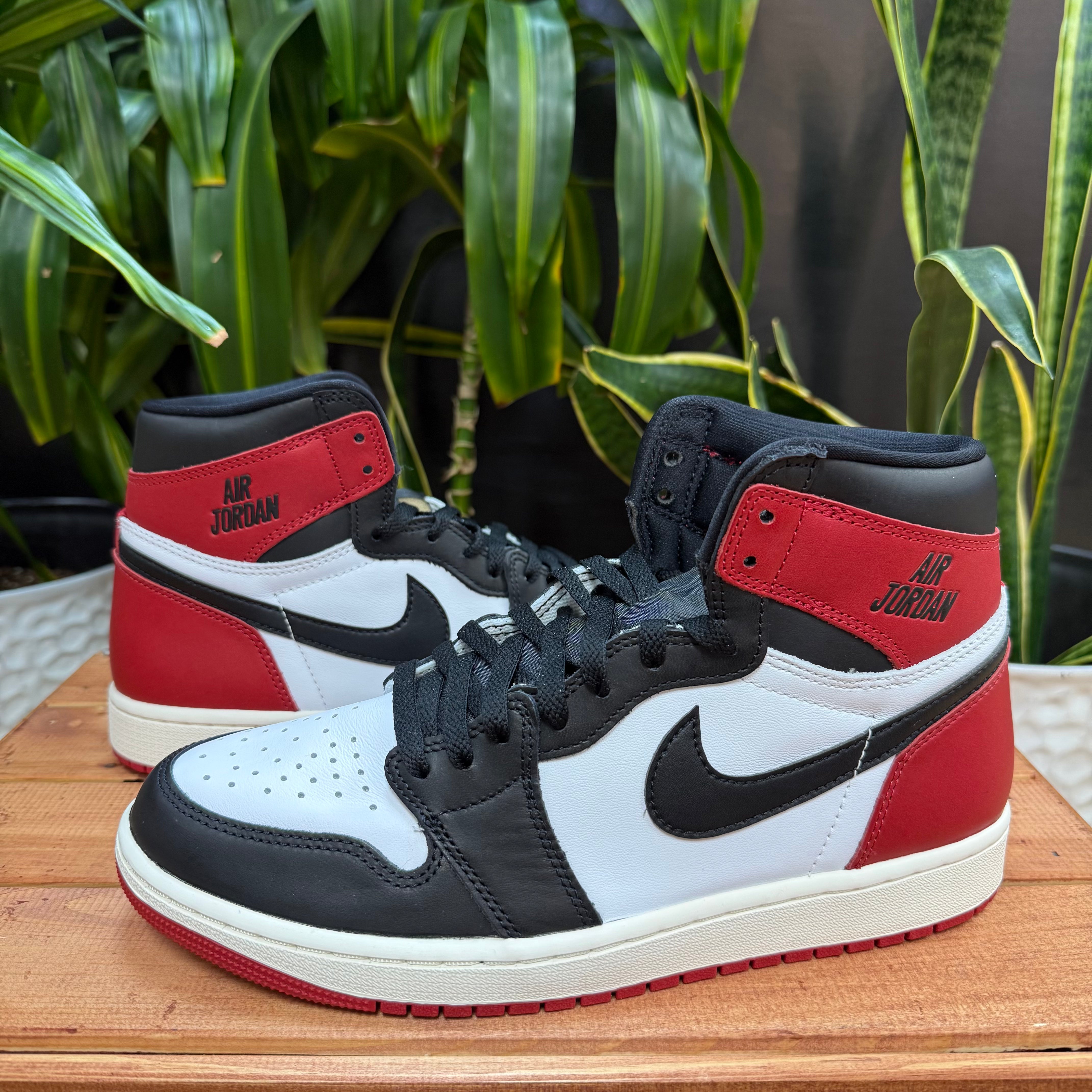 Nike Jordan 1 Retro High OG Black Toe Reimagined, Mens 9.5, W11