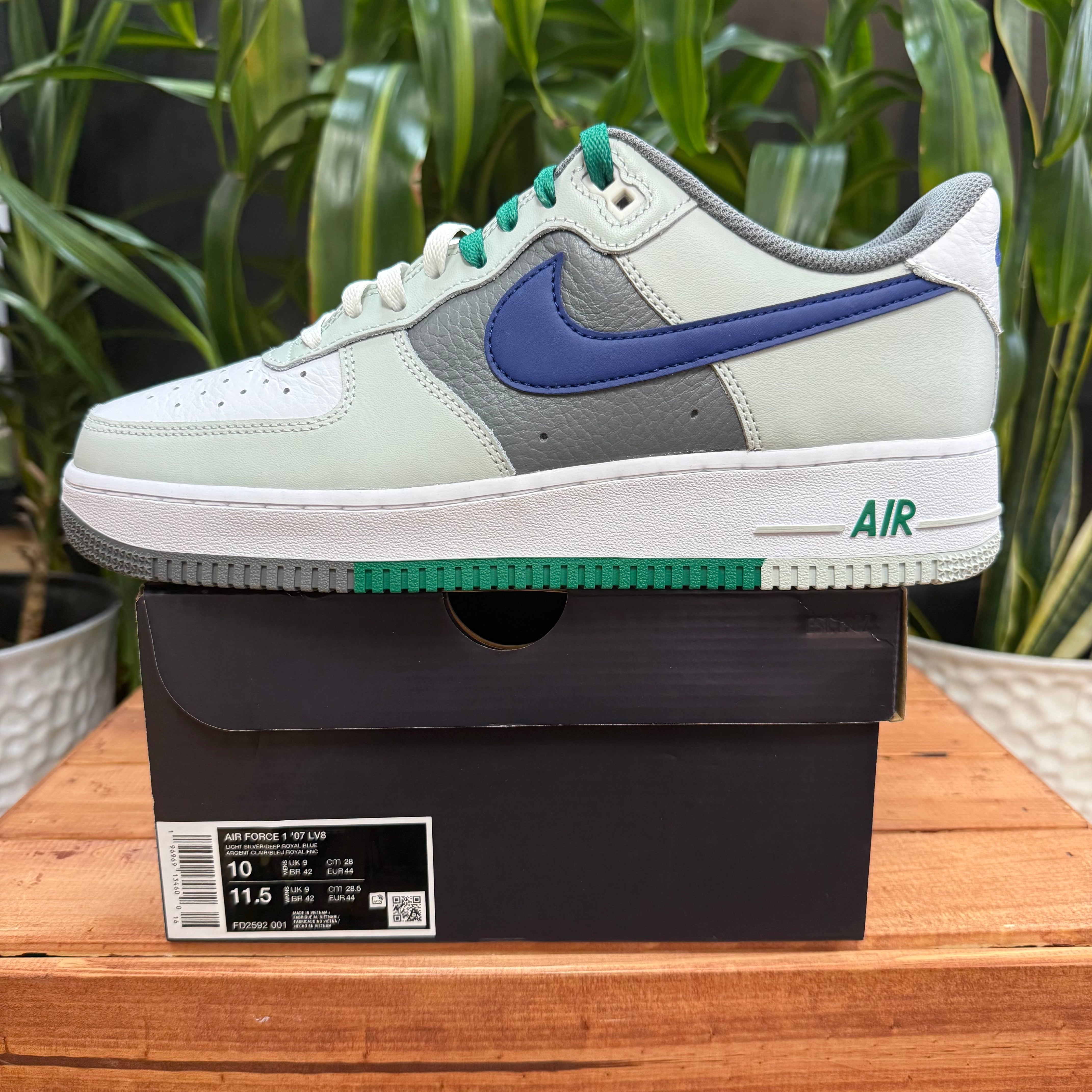 Nike Air Force 1 07 LV8 Light Silver / Deep Royal Blue, Mens 10, W11.5