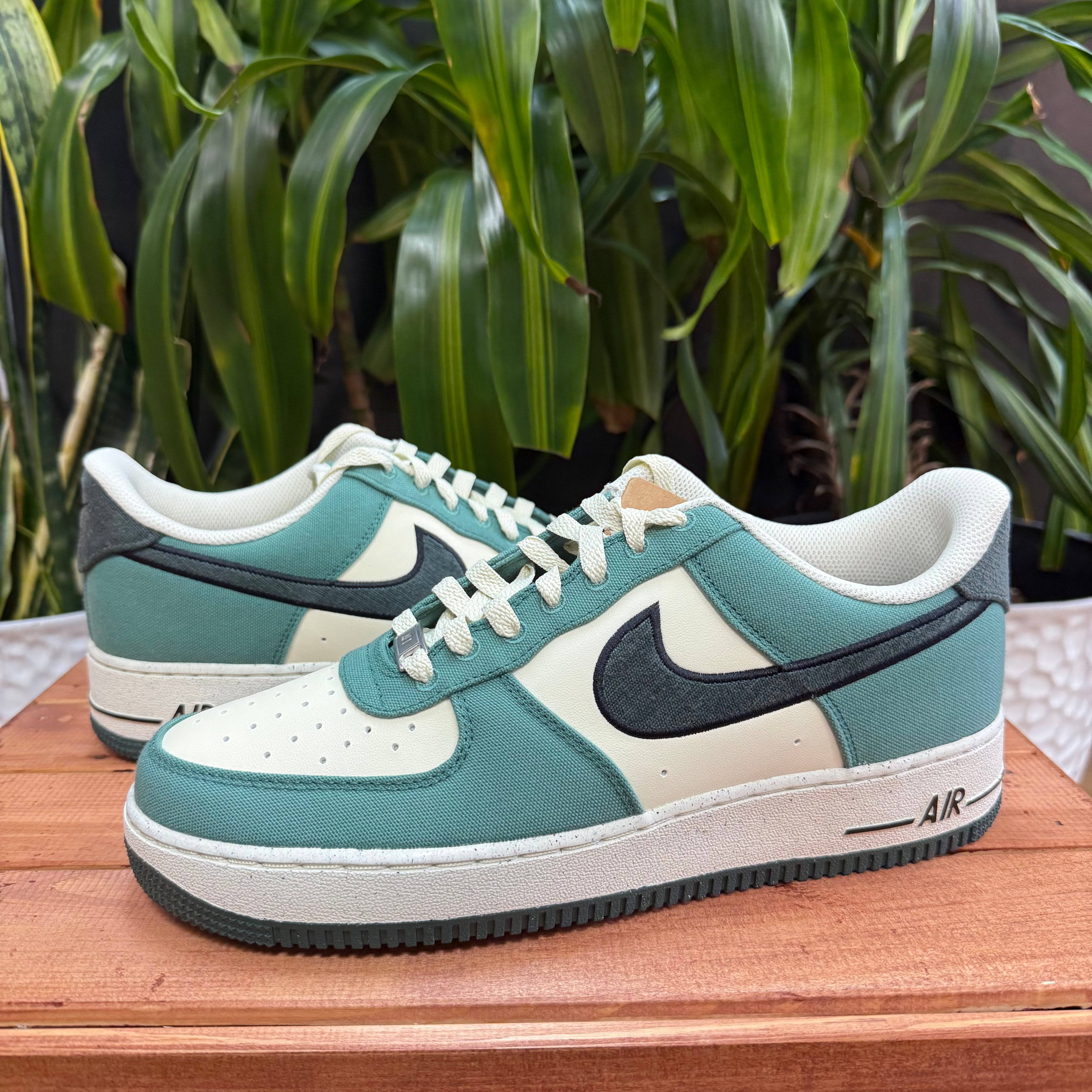 Nike Air Force 1 07 LV8 1 Notebook Doodle Pack Vintage Green, Mens 10