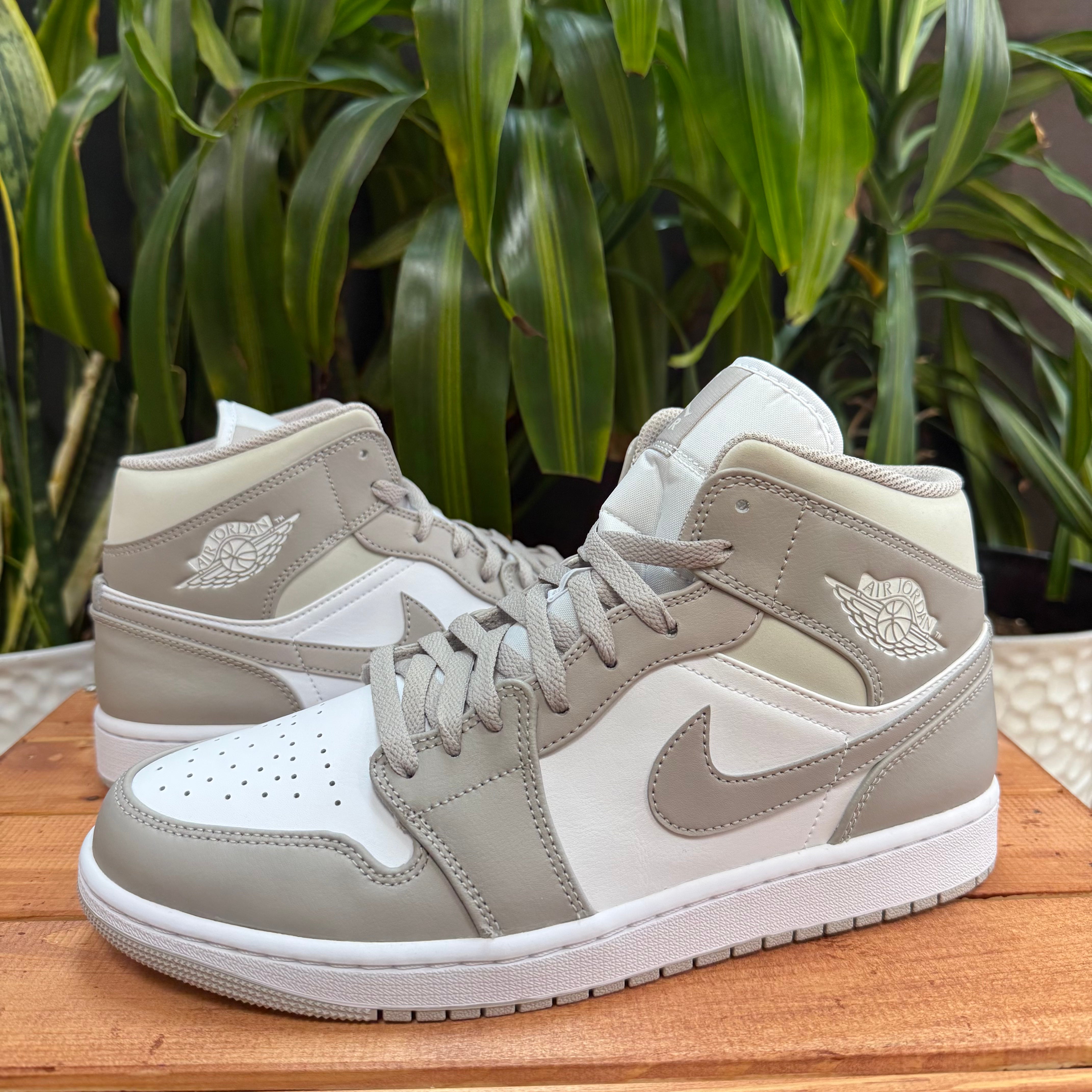 Air Jordan 1 Mid College Grey Linen, Mens 10, W11.5