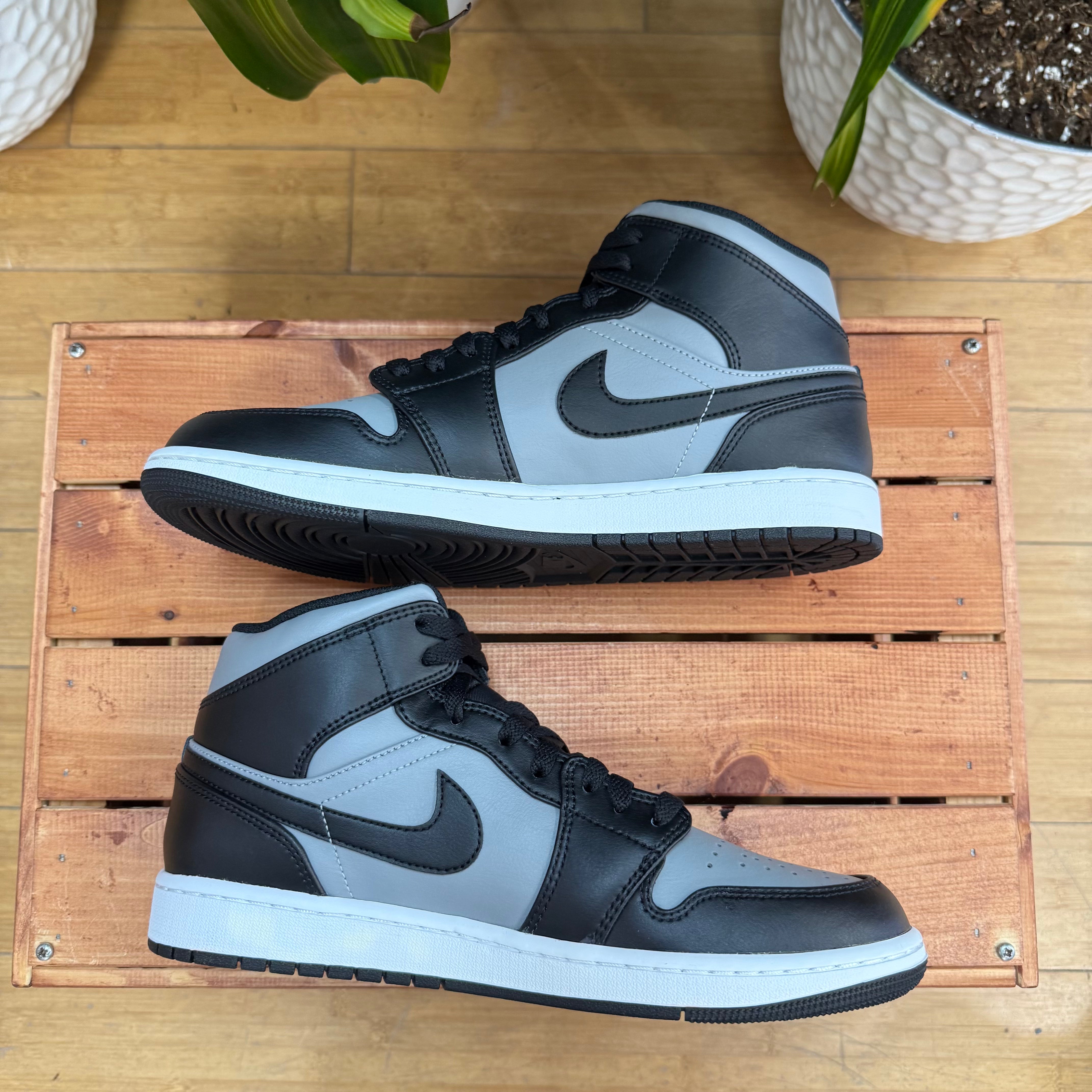 Nike Jordan 1 Mid Shadow Red, Mens 10, W11.5