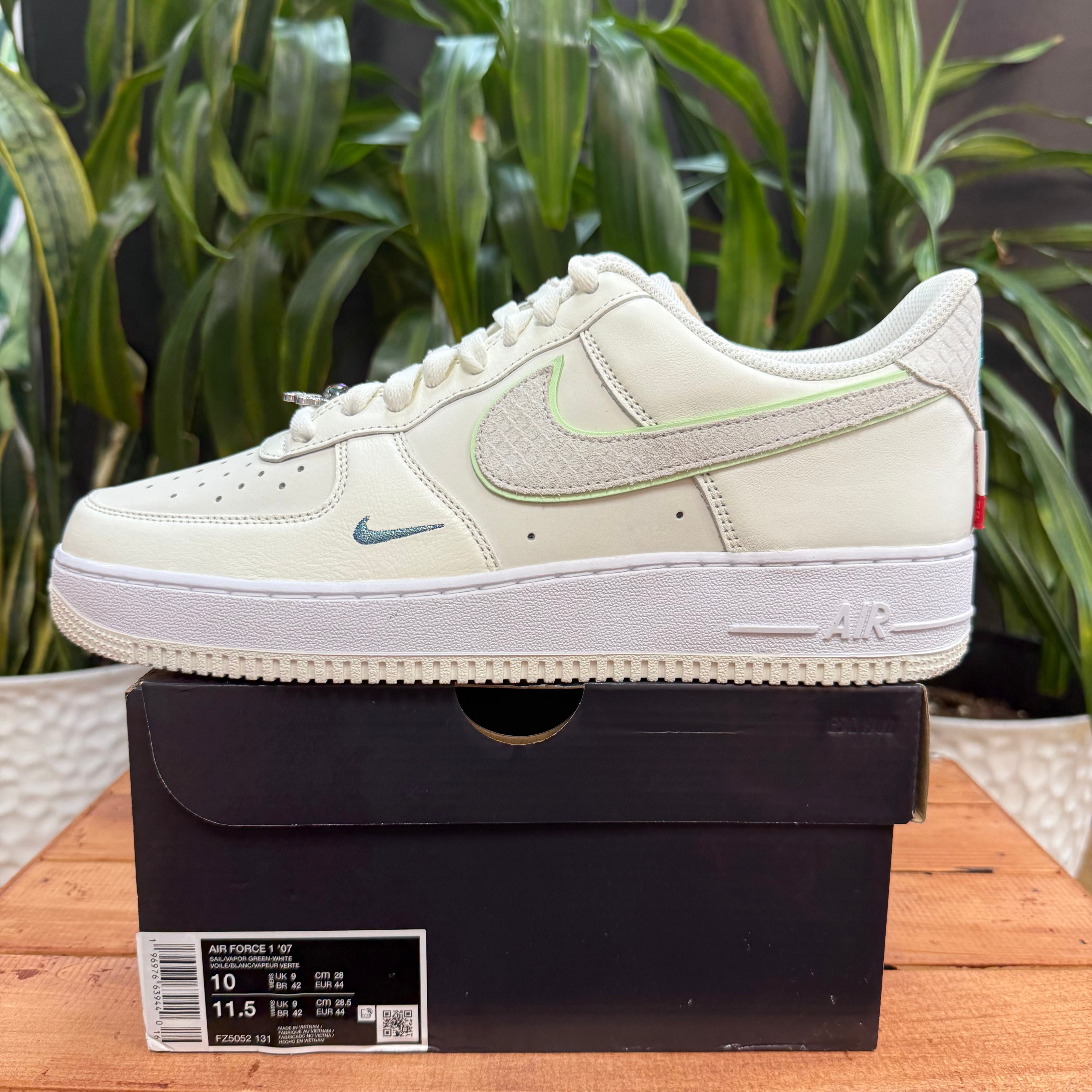 Nike Air Force 1 Low '07 Year of the Dragon, Mens 10, W11.5