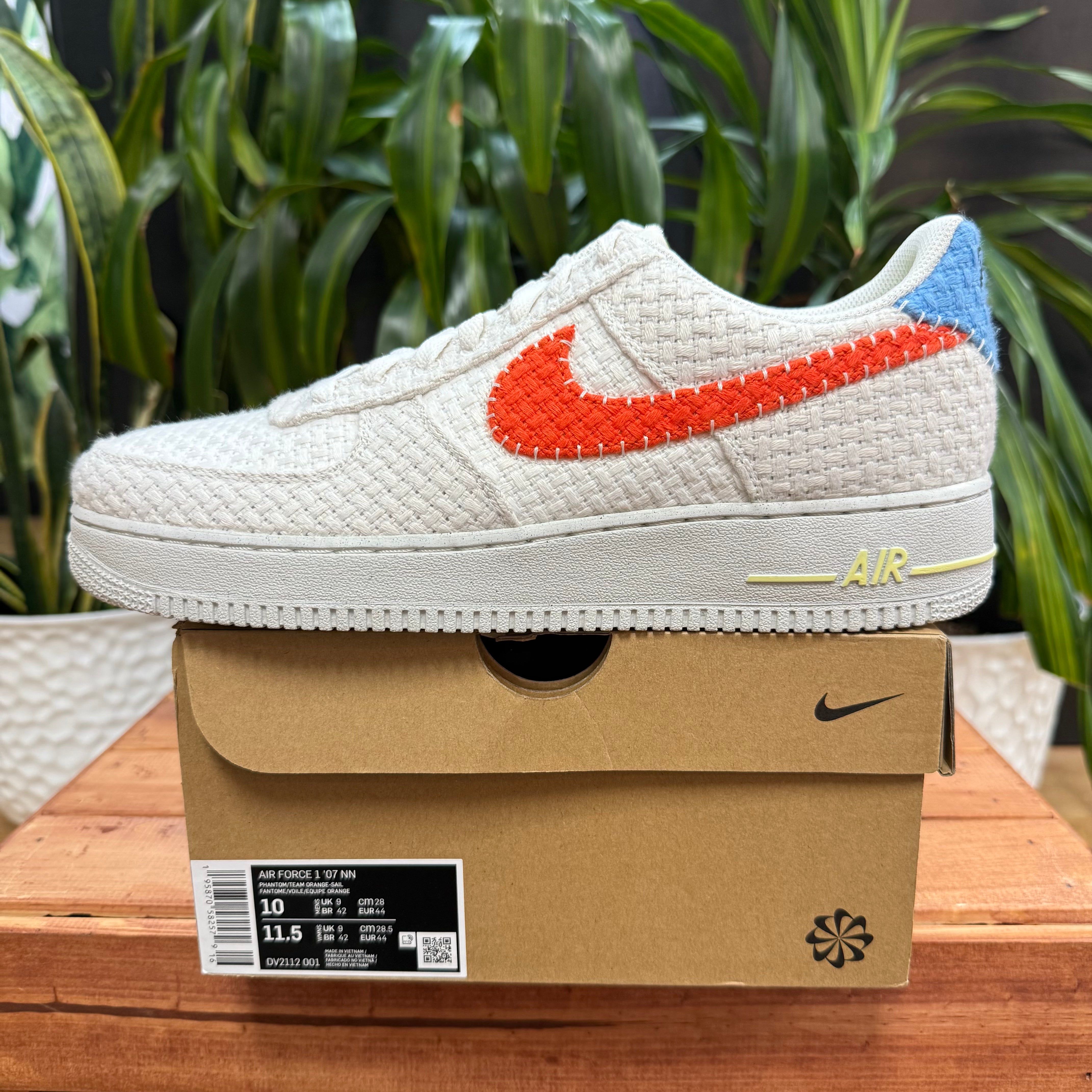 Nike Air Force 1 '07 Next to Nature 'Phantom White/ Team Orange', Mens 10, W11.5