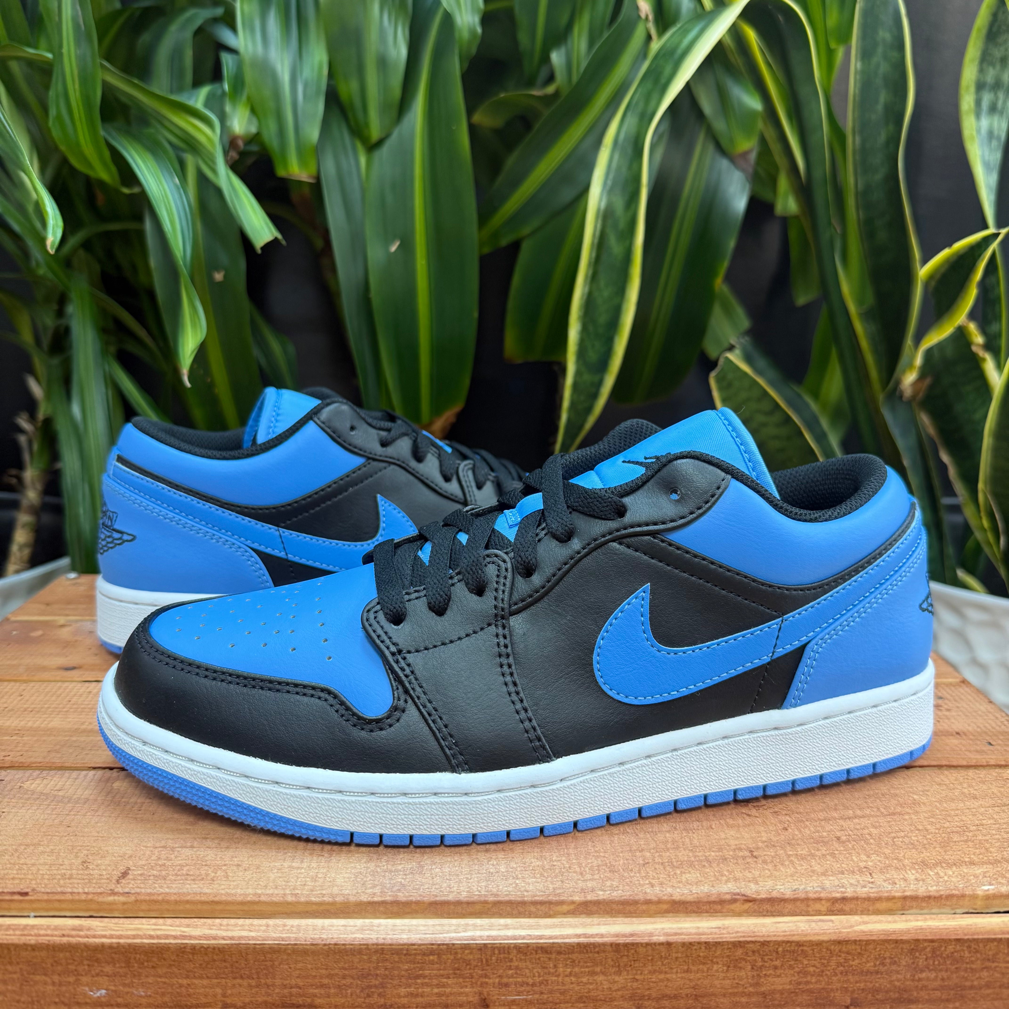 Nike Air Jordan 1 Low "University Blue", Mens 10, W11.5