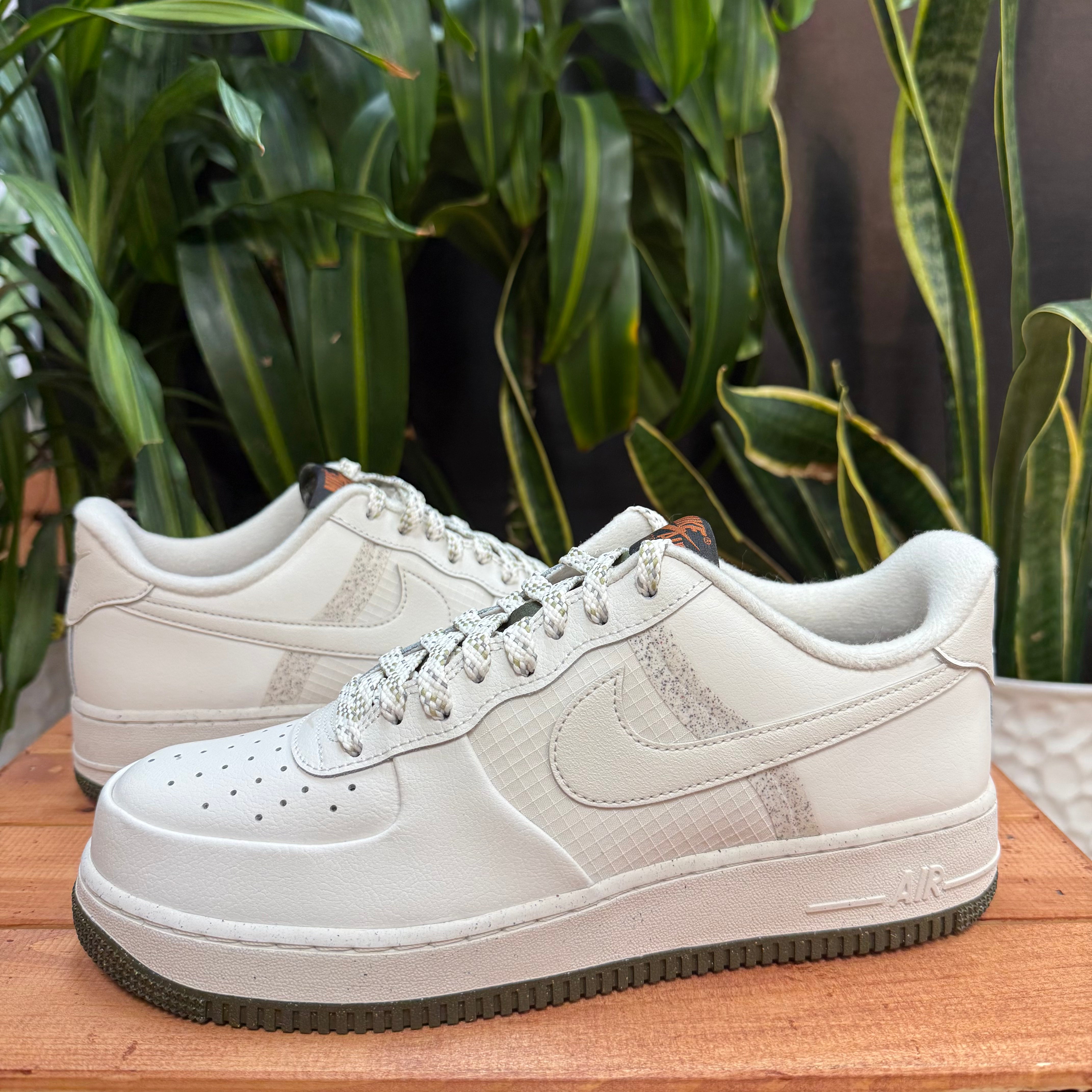 Nike Air Force 1 '07 LV8 Cargo Khaki Dark Russet, Mens 10, W11.5