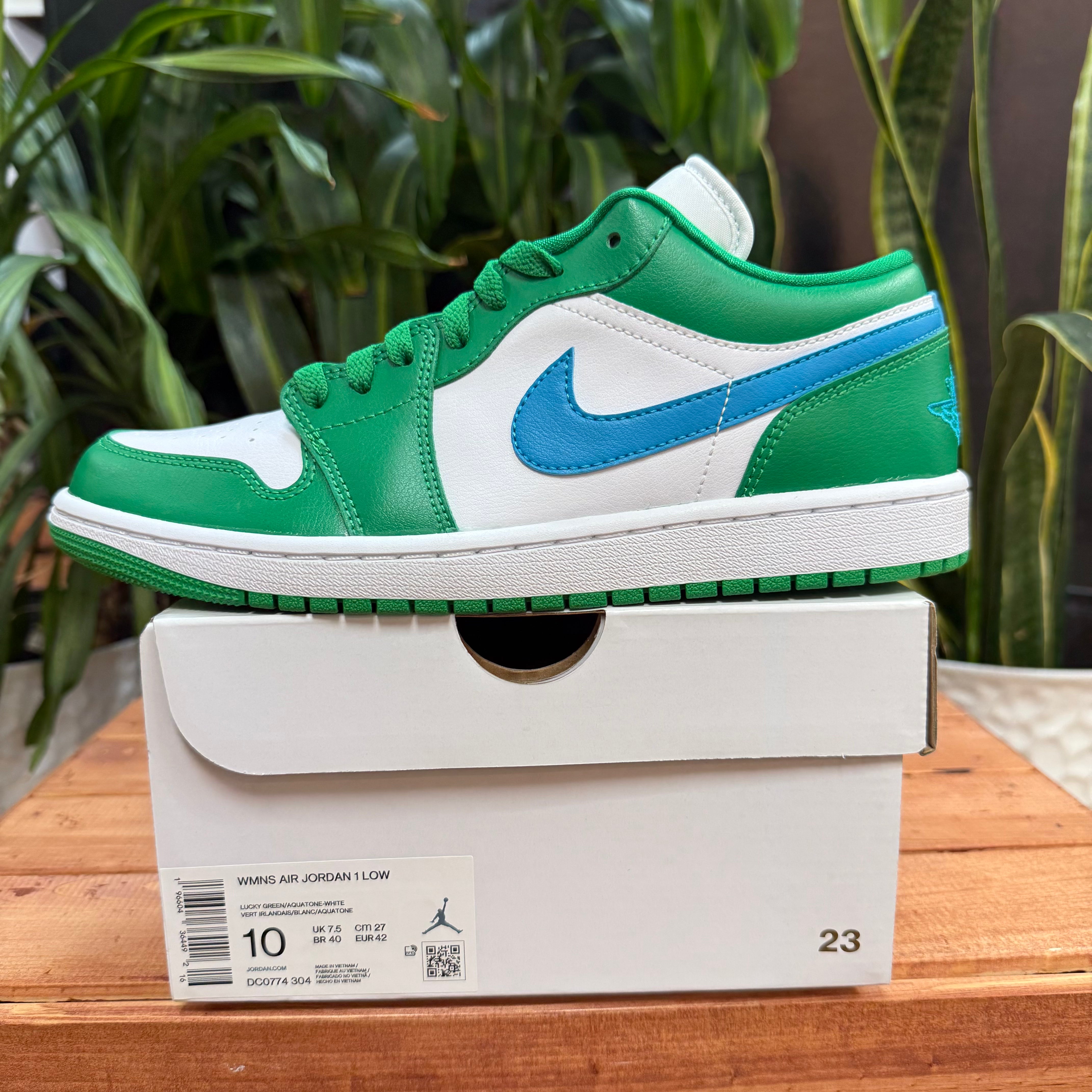 Nike Air Jordan 1 Low Lucky Green, Mens 8.5, W10