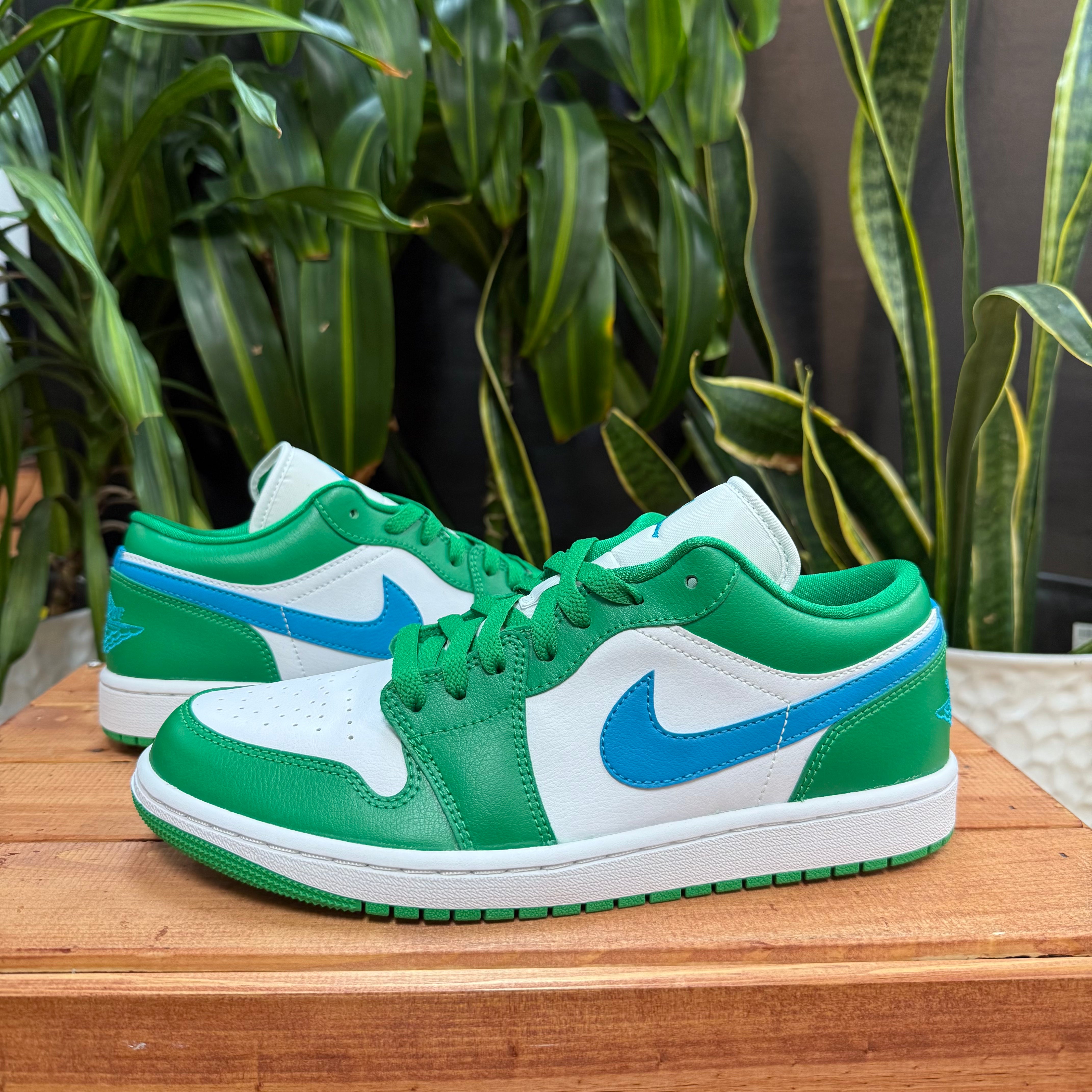 Nike Air Jordan 1 Low Lucky Green, Mens 8.5, W10