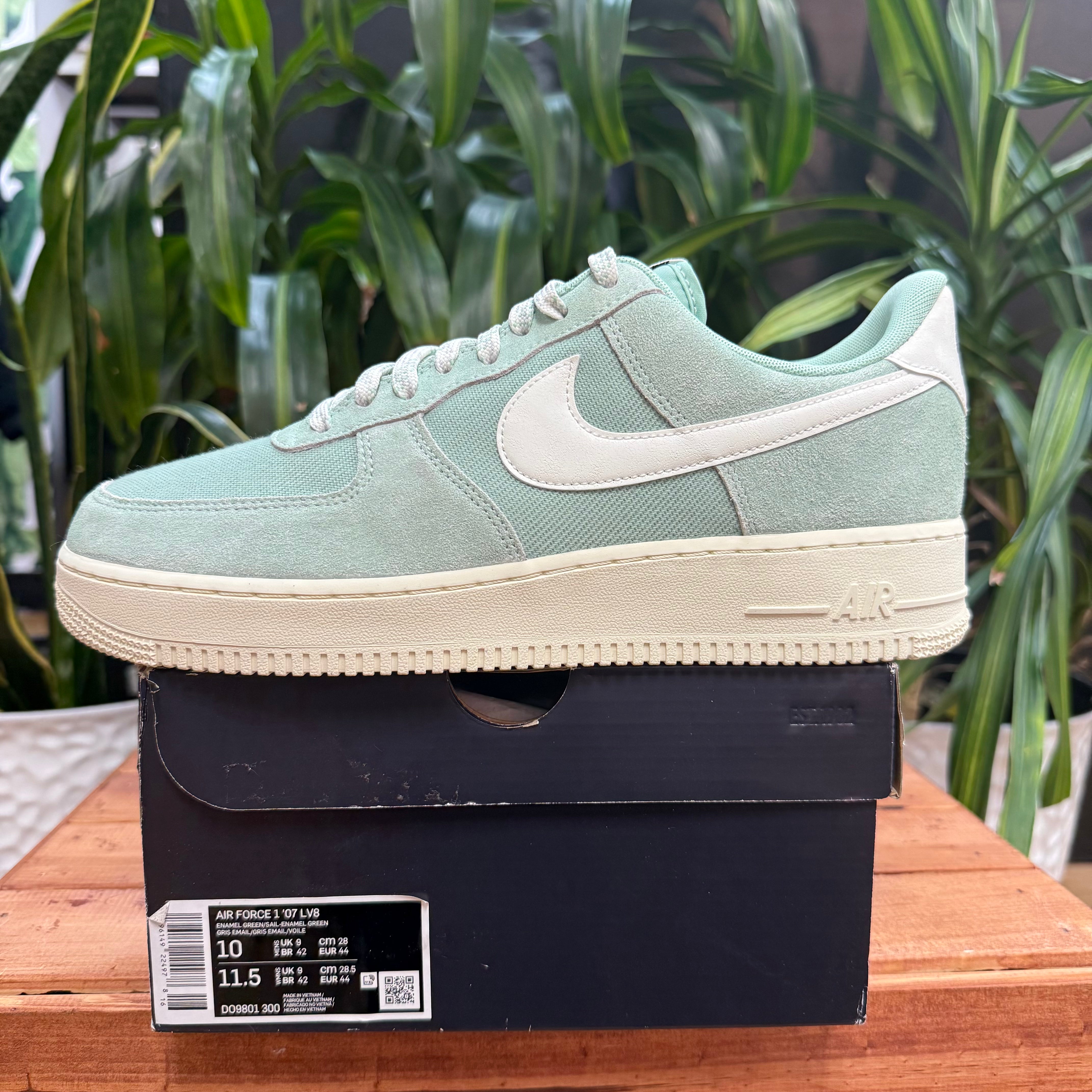 Nike Air Force 1 Low '07 LV8 Fresh Enamel Green, Mens 10, W11.5