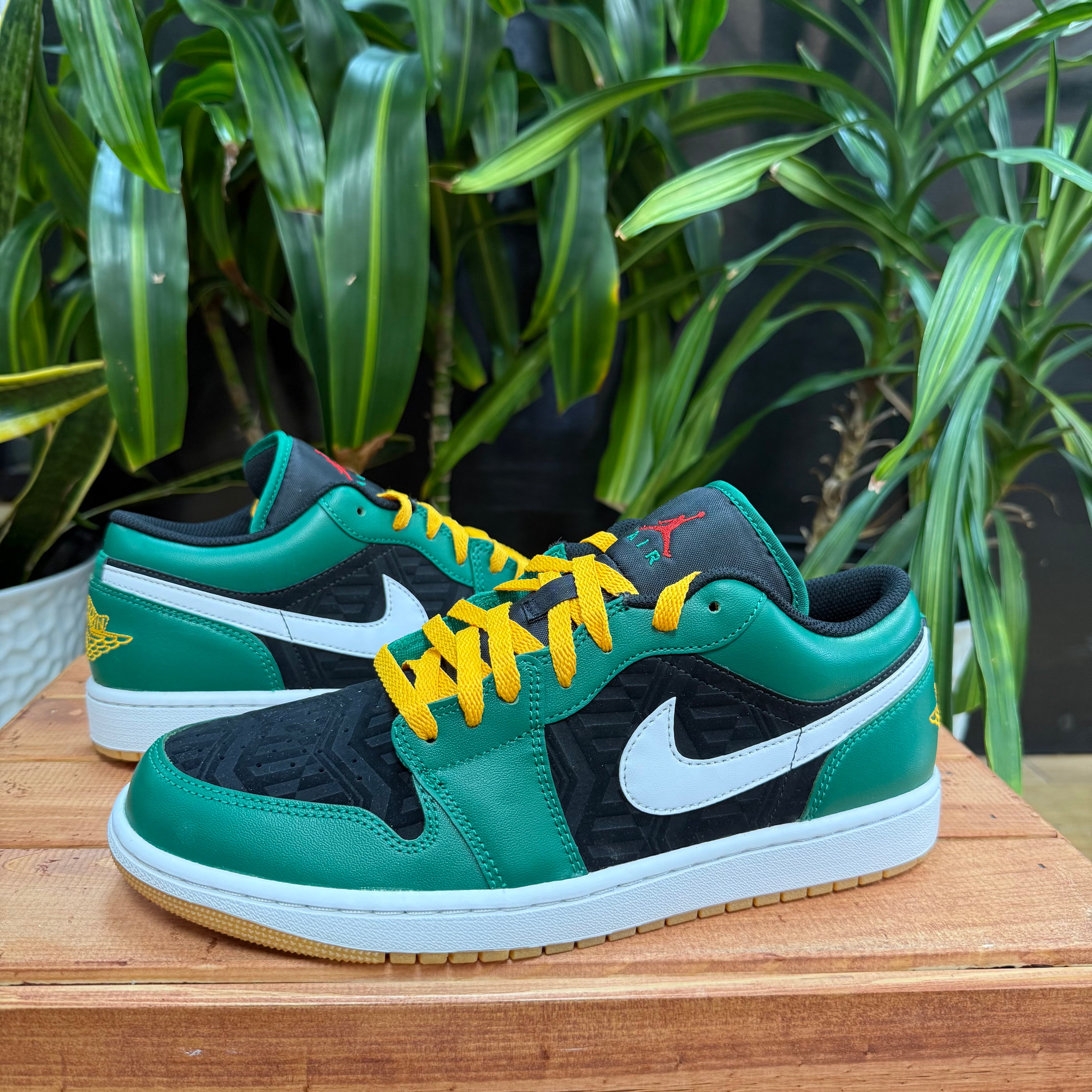 Nike Air Jordan 1 Low 'Holiday Special', Mens 10, W11.5