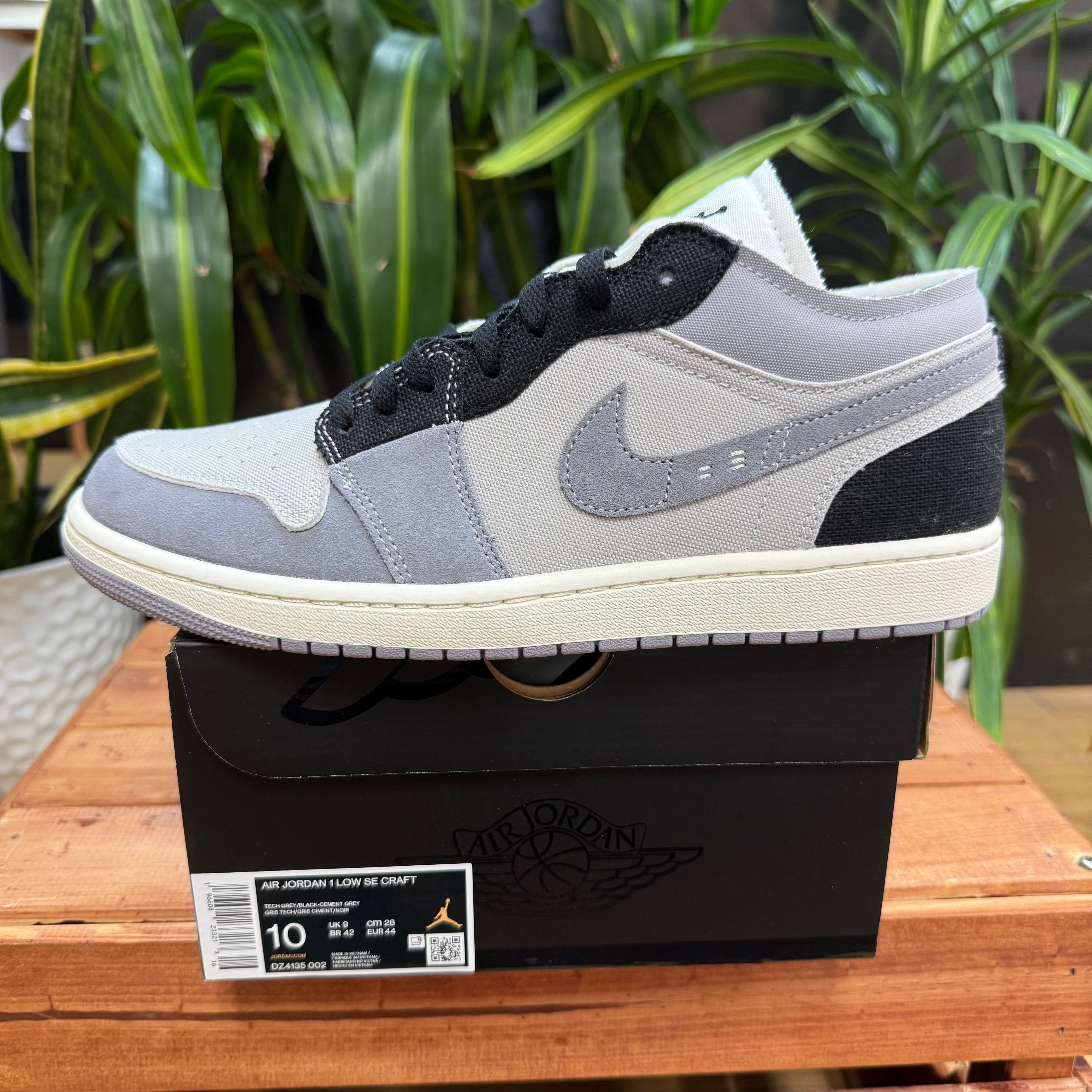 Air Jordan 1 Low SE Craft 'Cement Grey', Mens 10, W11.5
