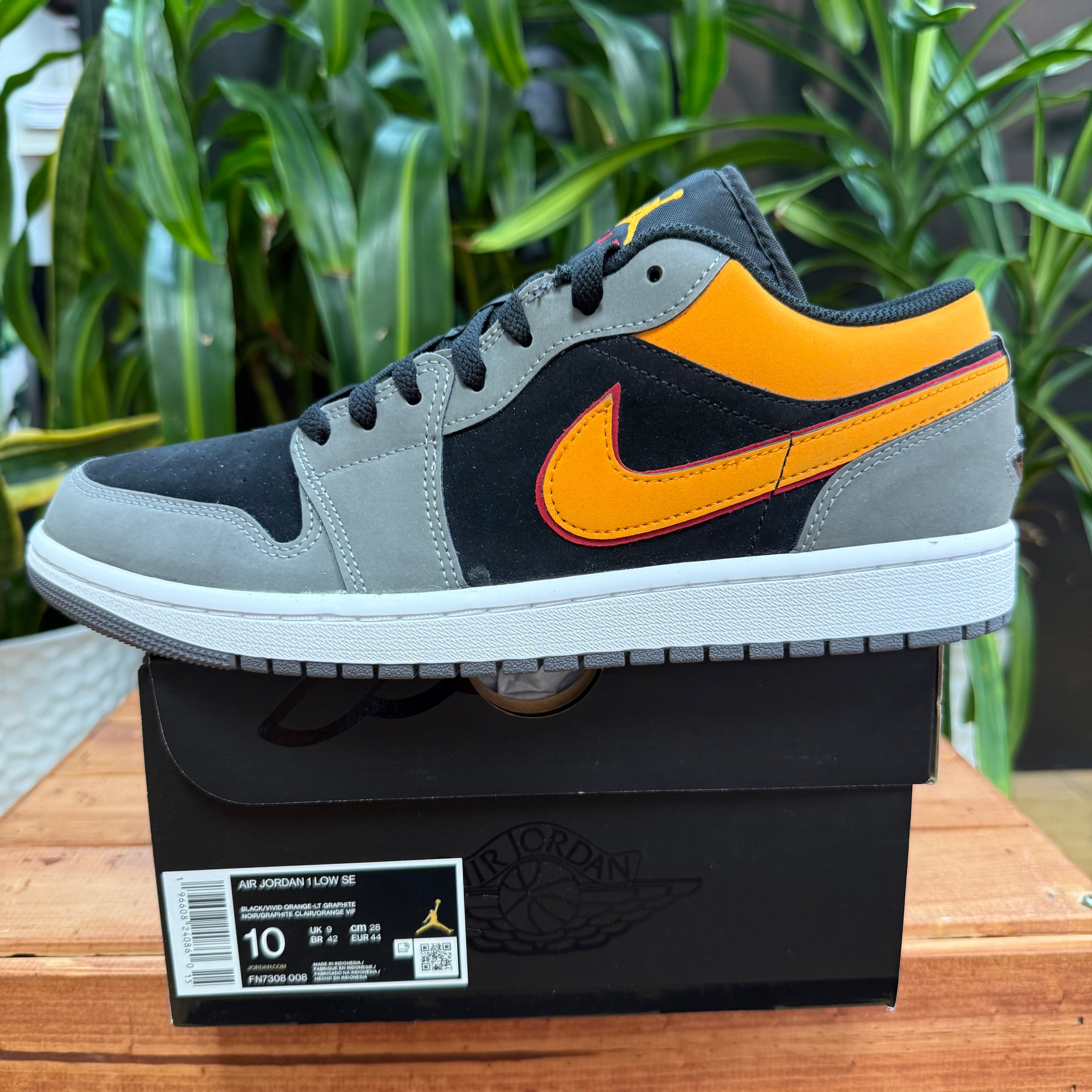 Nike Air Jordan 1 Low 'Vivid Orange', Mens 10, W11.5