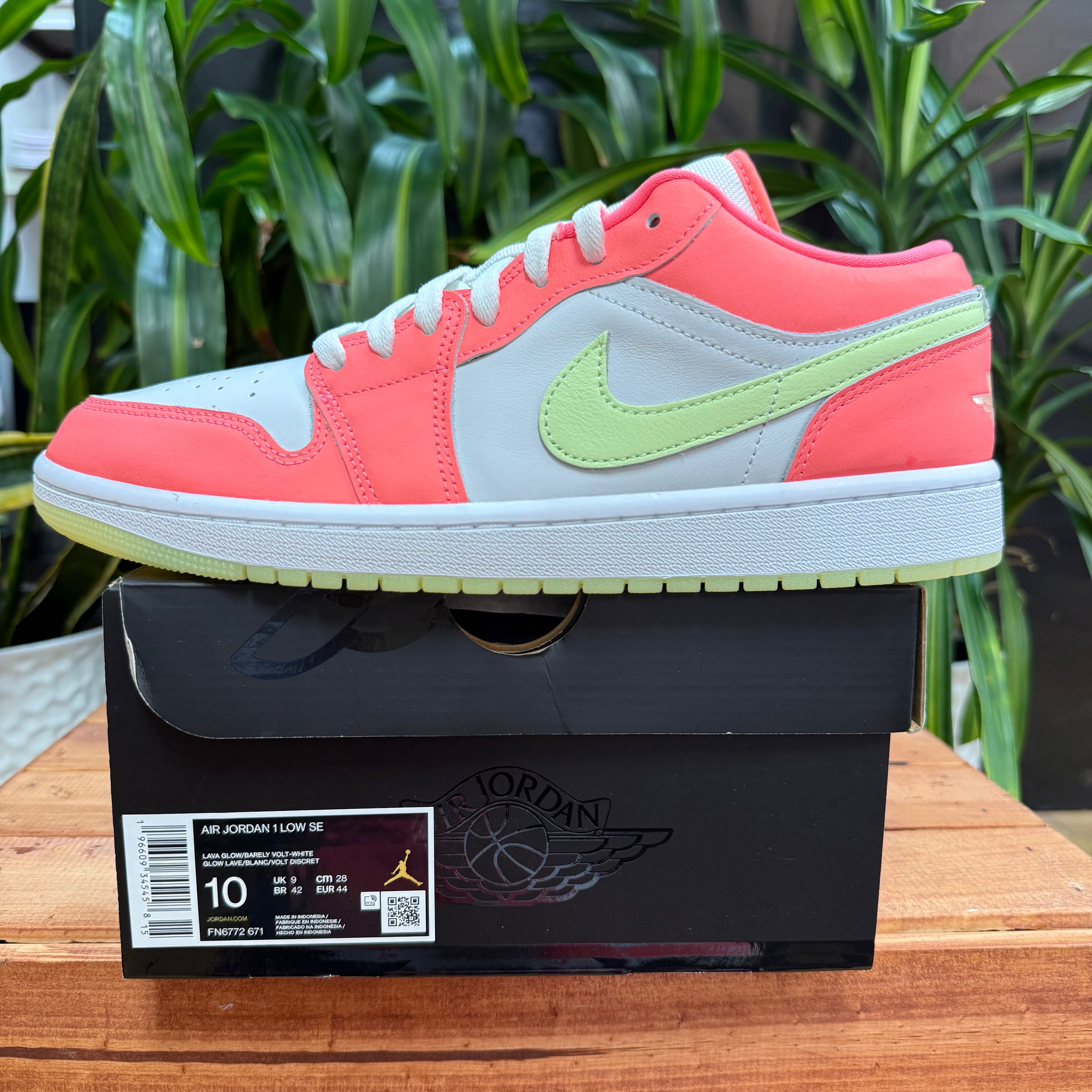 Air Jordan 1 Low SE Lava Glow/Barely Volt-White, Mens 10, W11.5