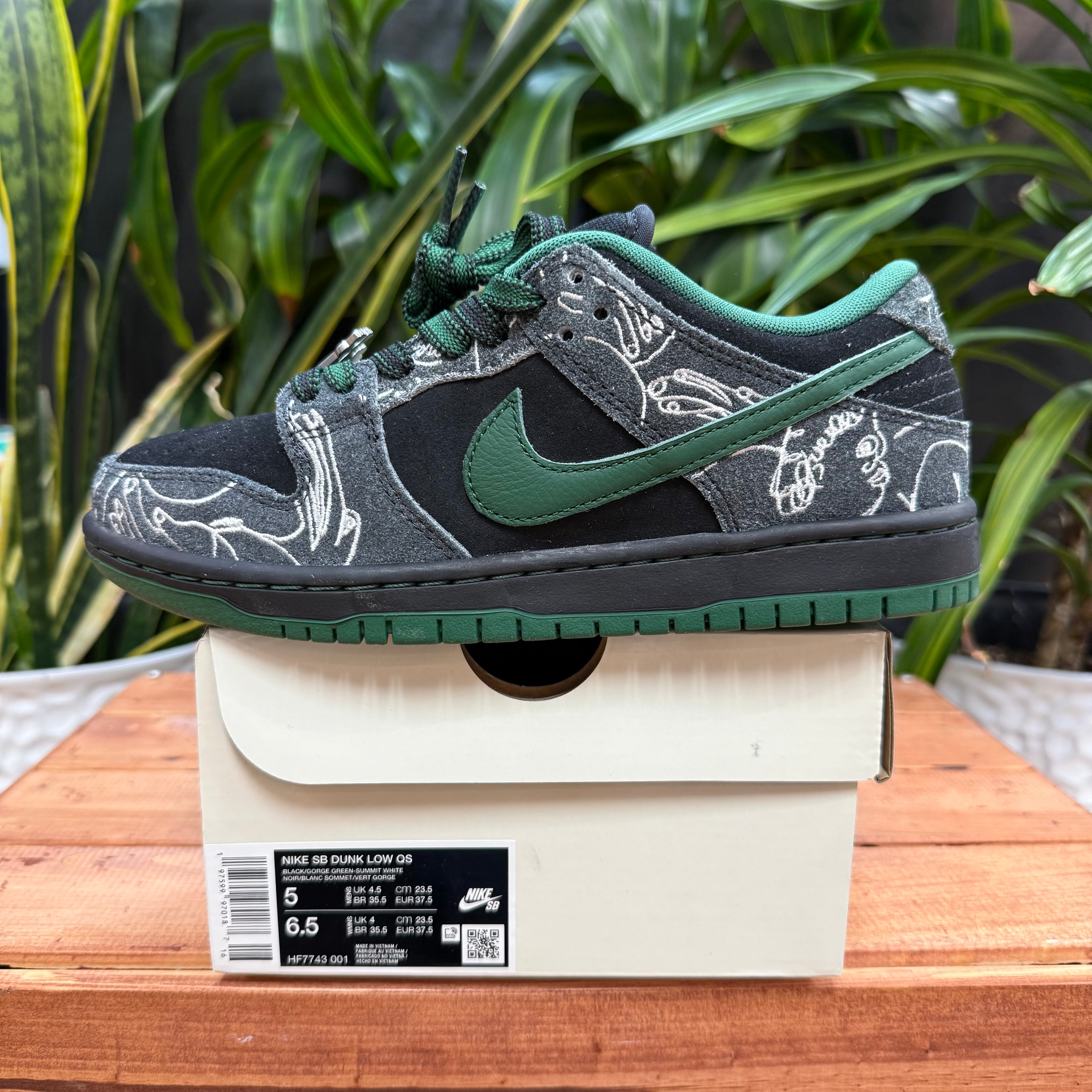 Nike SB Dunk LowThere Skateboards, Mens 5, W6.5