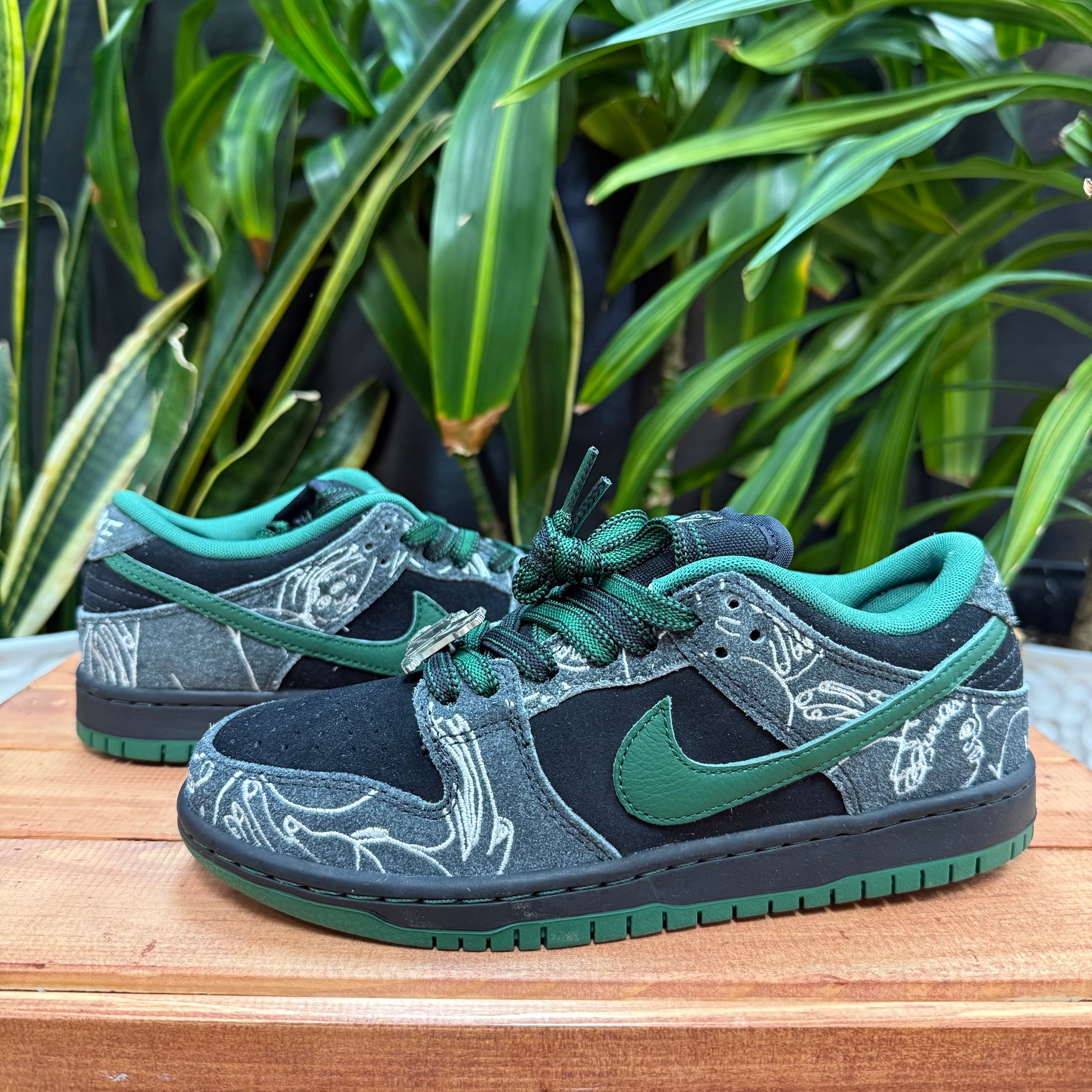 Nike SB Dunk LowThere Skateboards, Mens 5, W6.5