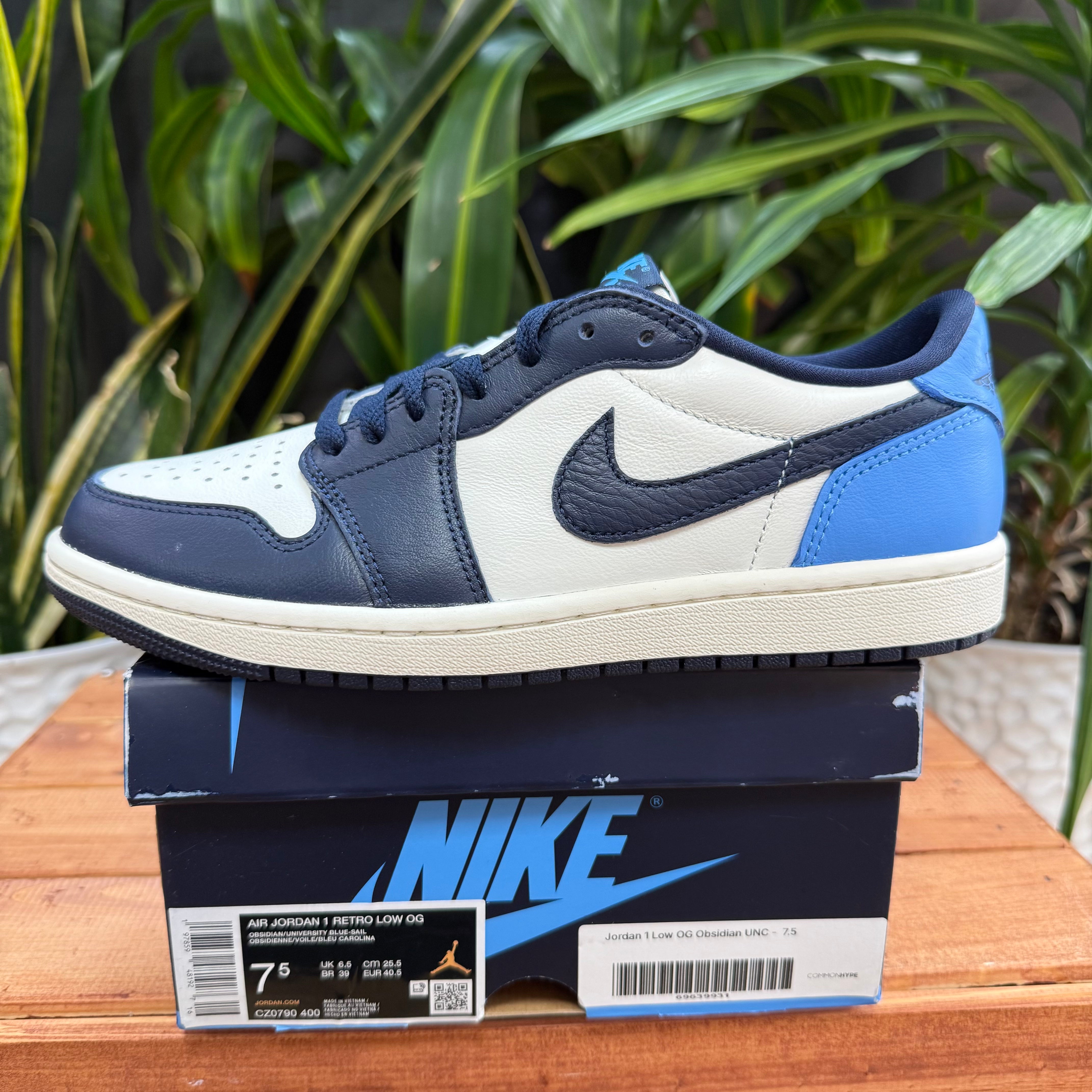 Nike Jordan 1 Retro Low OG 'Obsidian UNC' Mens 7.5 / Womens 9