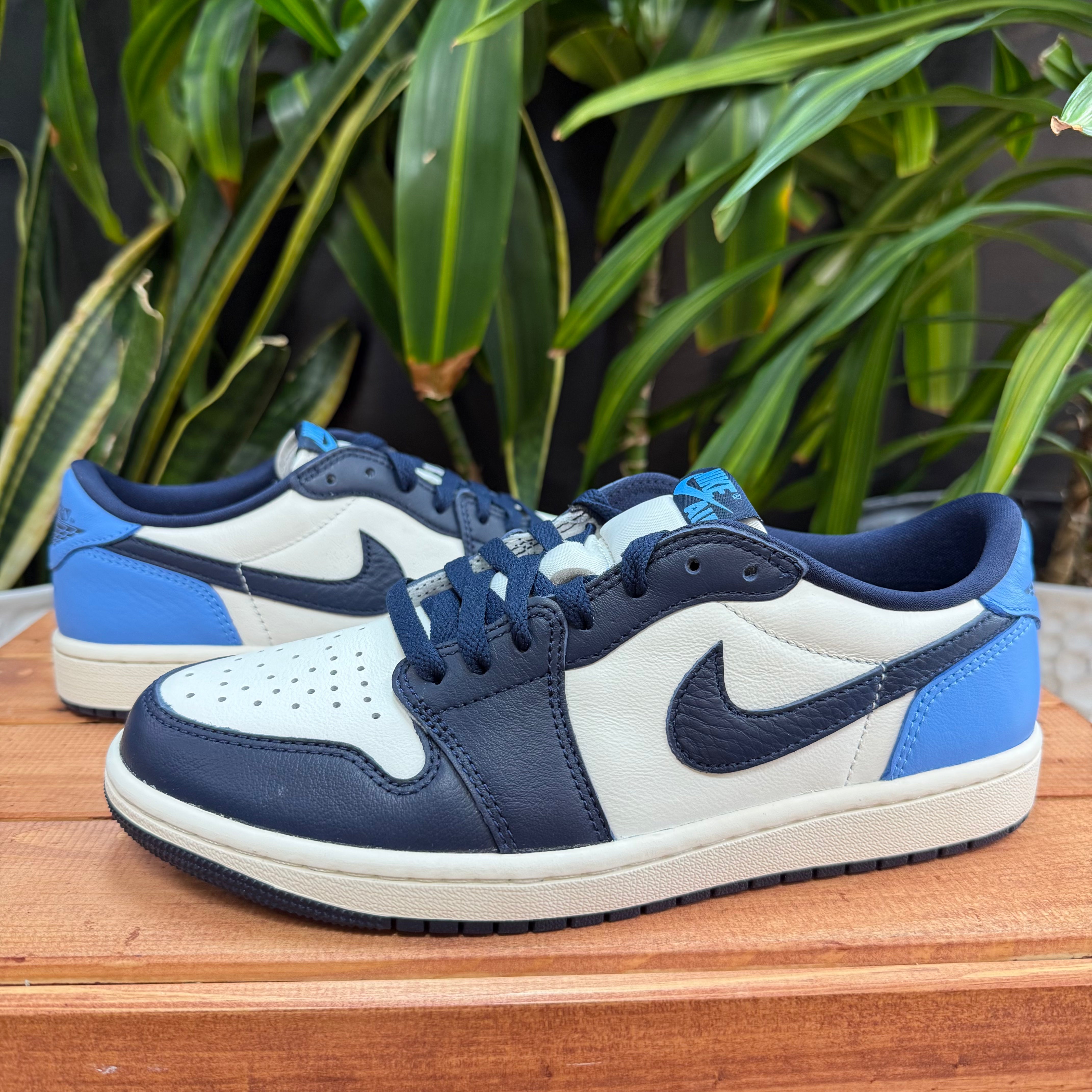 Nike Jordan 1 Retro Low OG 'Obsidian UNC' Mens 7.5 / Womens 9