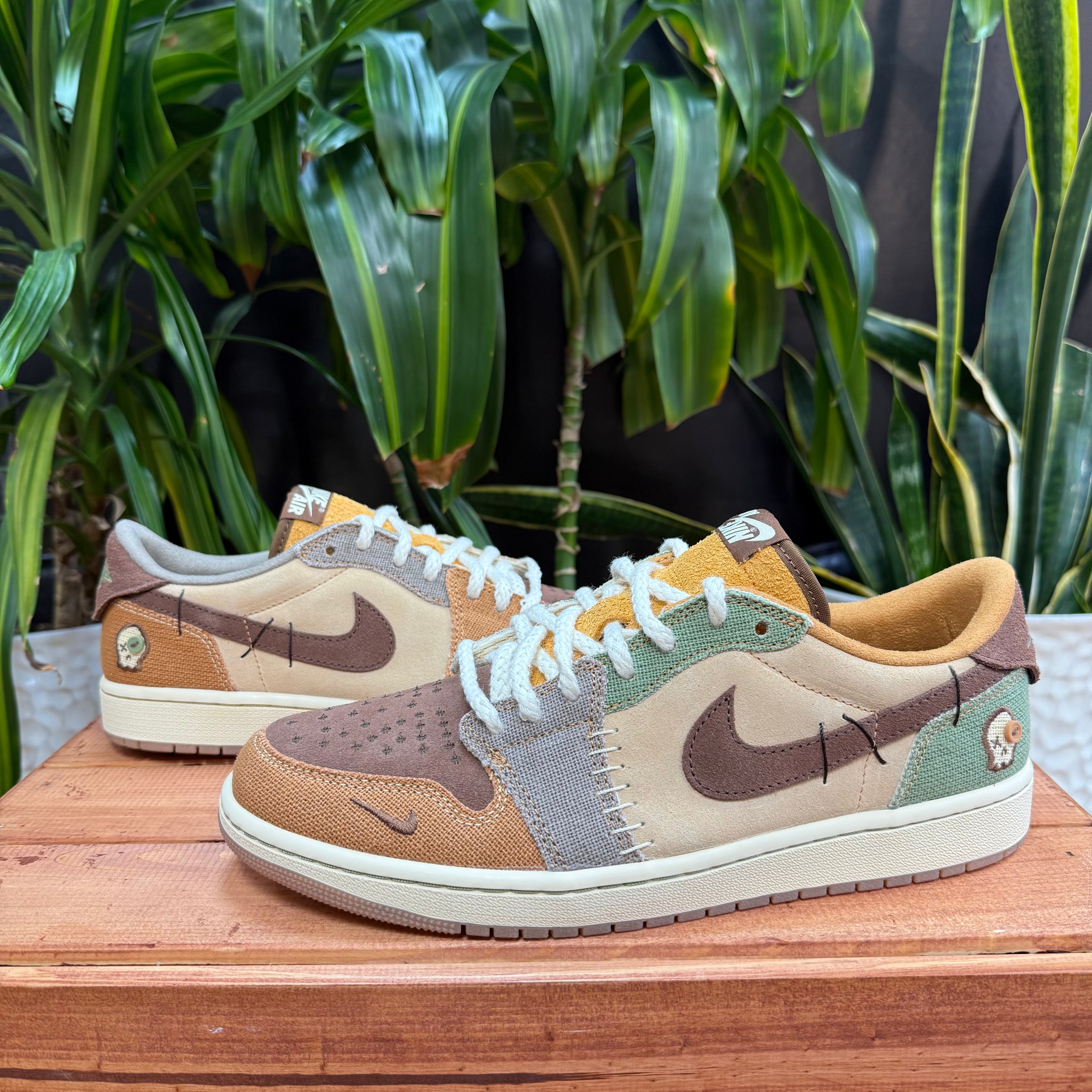 Jordan 1 Retro Low OG Zion Williamson 'Voodoo', Mens 10 / Womens 11.5