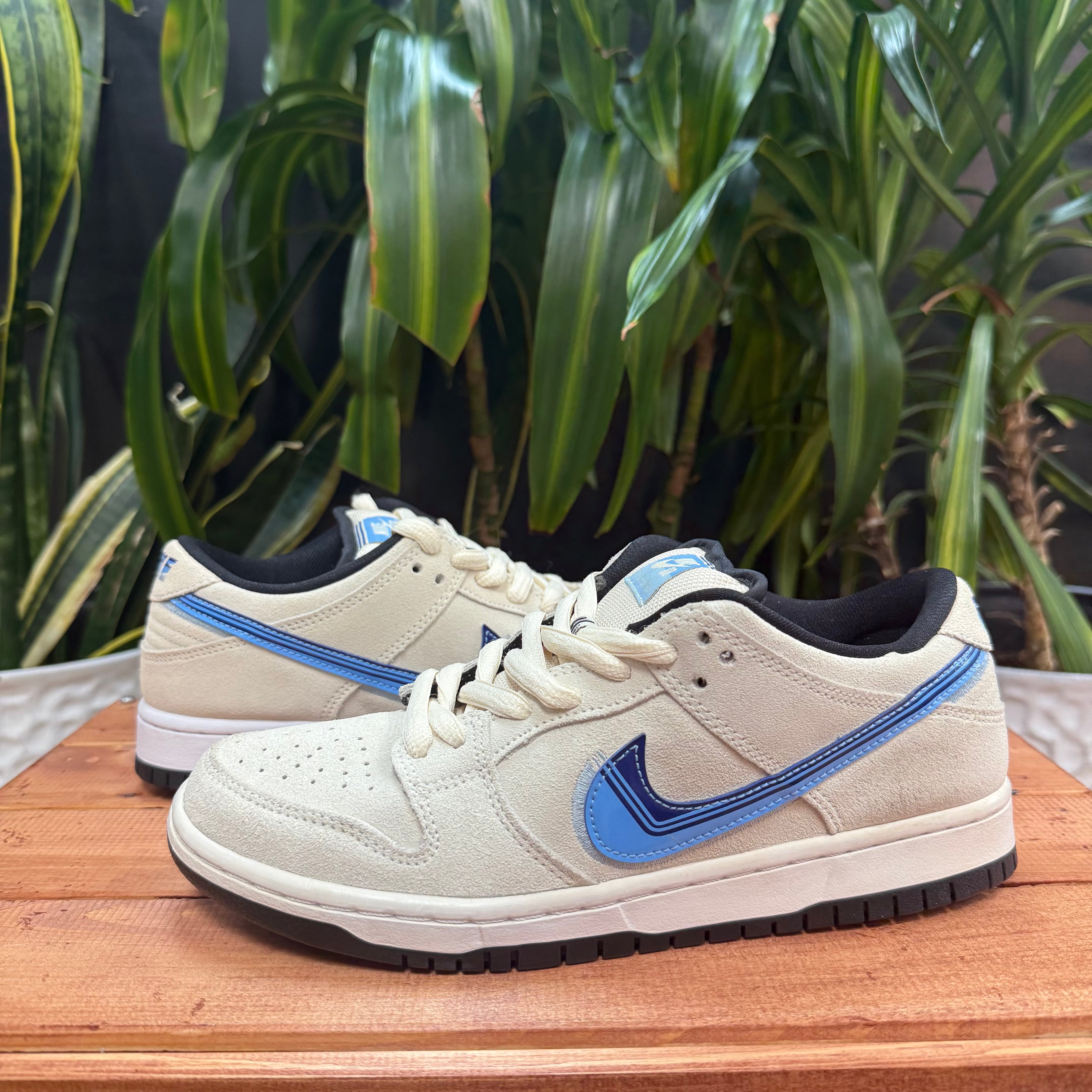 Nike SB Dunk Low Pro Truck It White/blue Black, Mens 7, W8.5