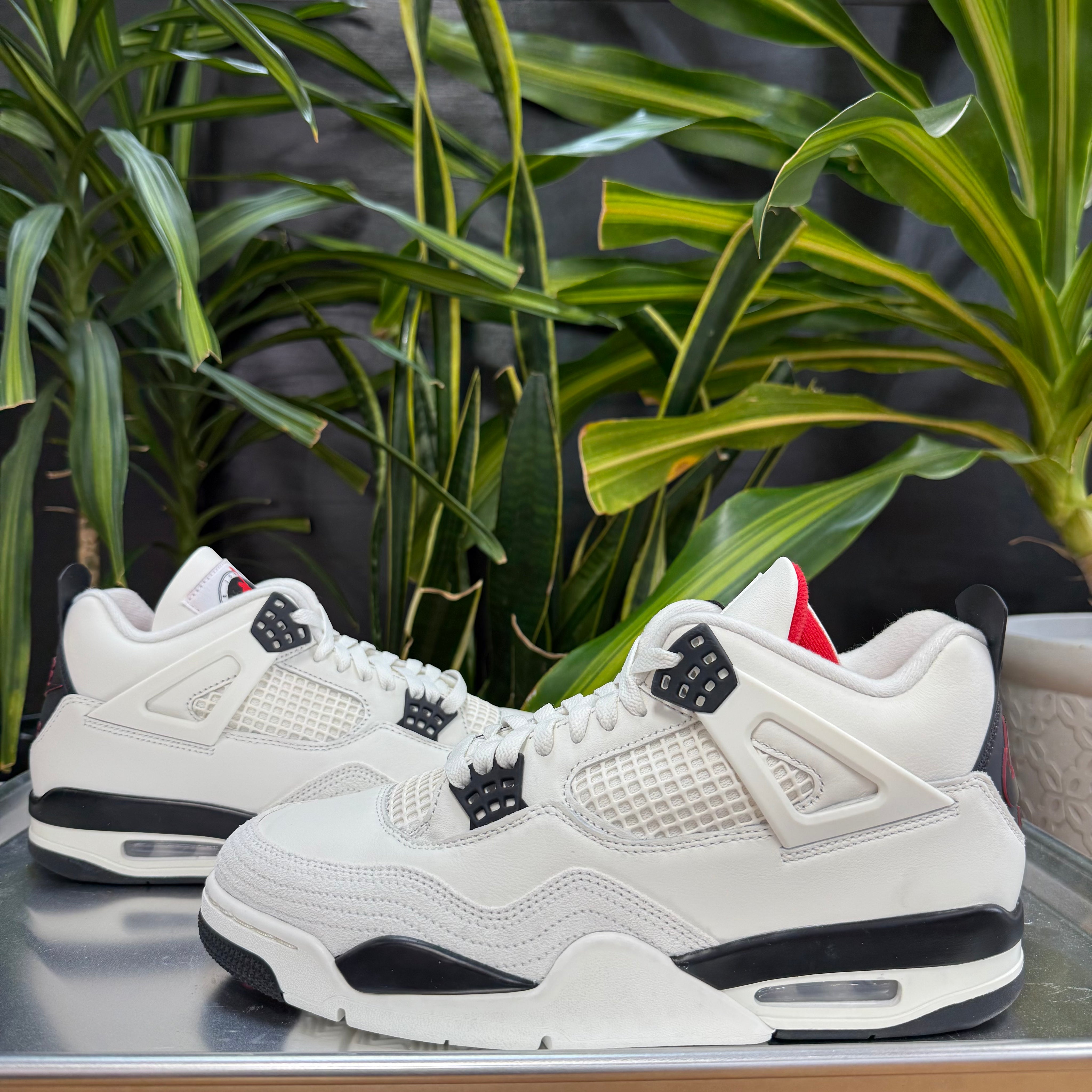 Jordan 4 Retro Flight Club