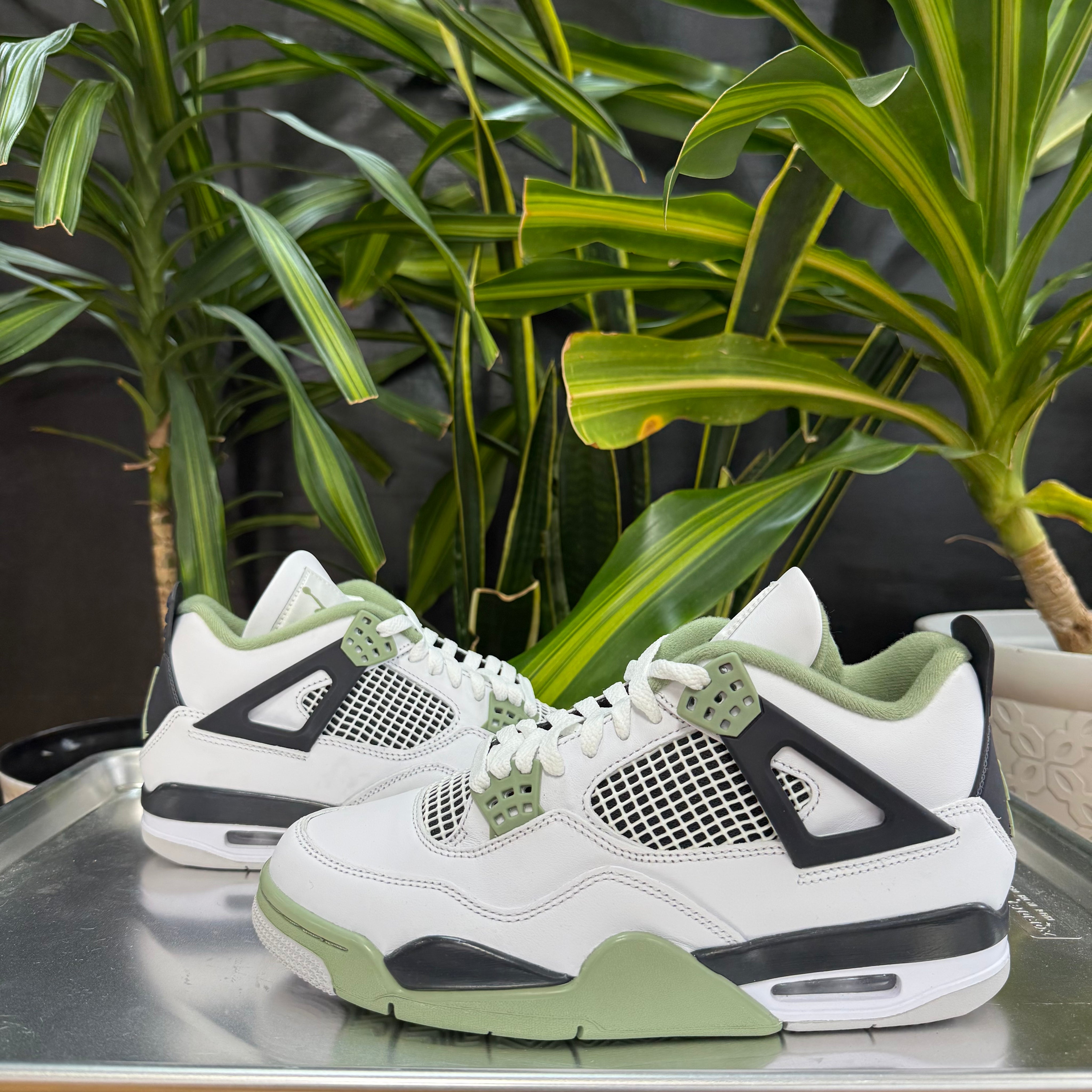 Jordan 4 Retro Seafoam