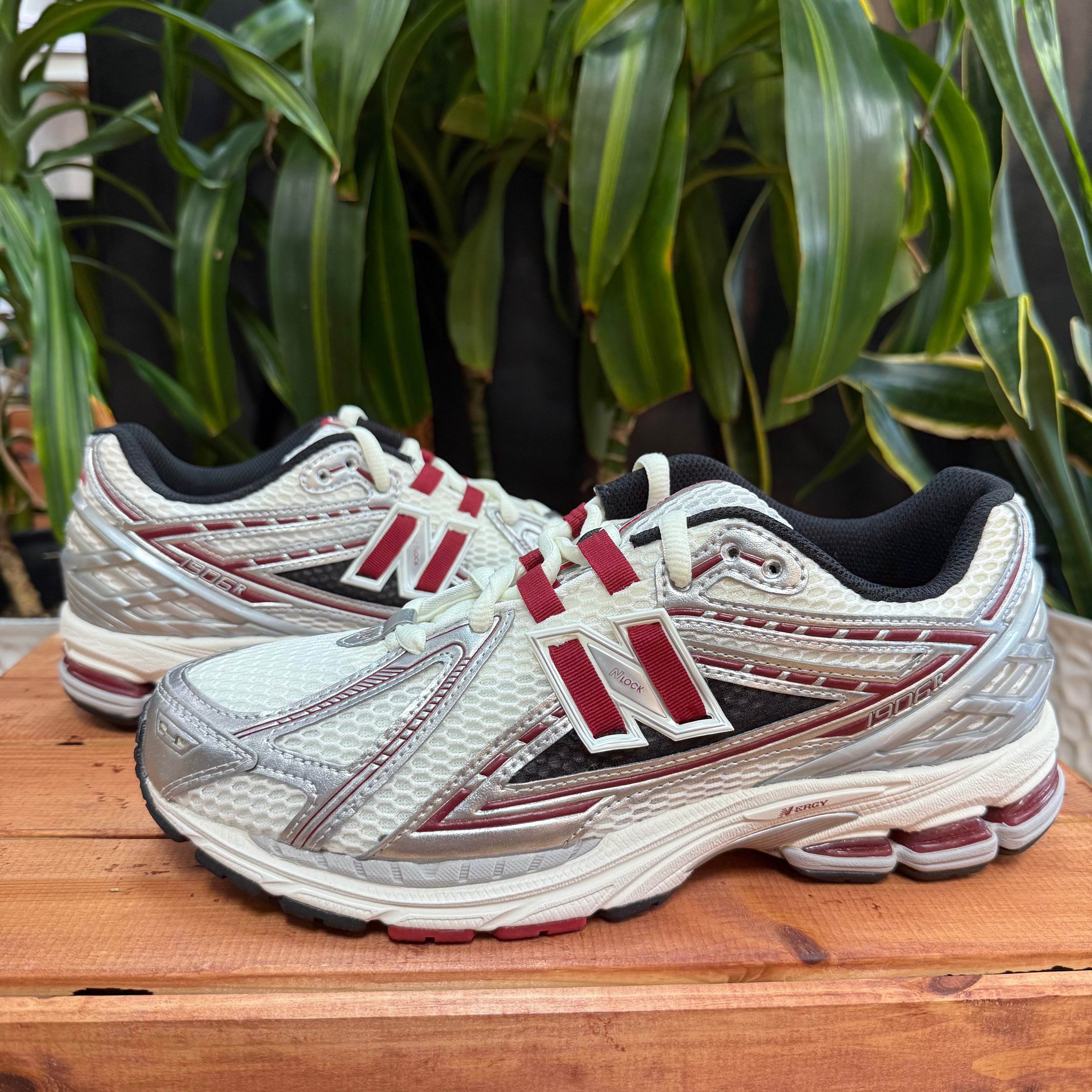 New Balance 1906R Silver Classic/Crimson, Men's 9, W10.5