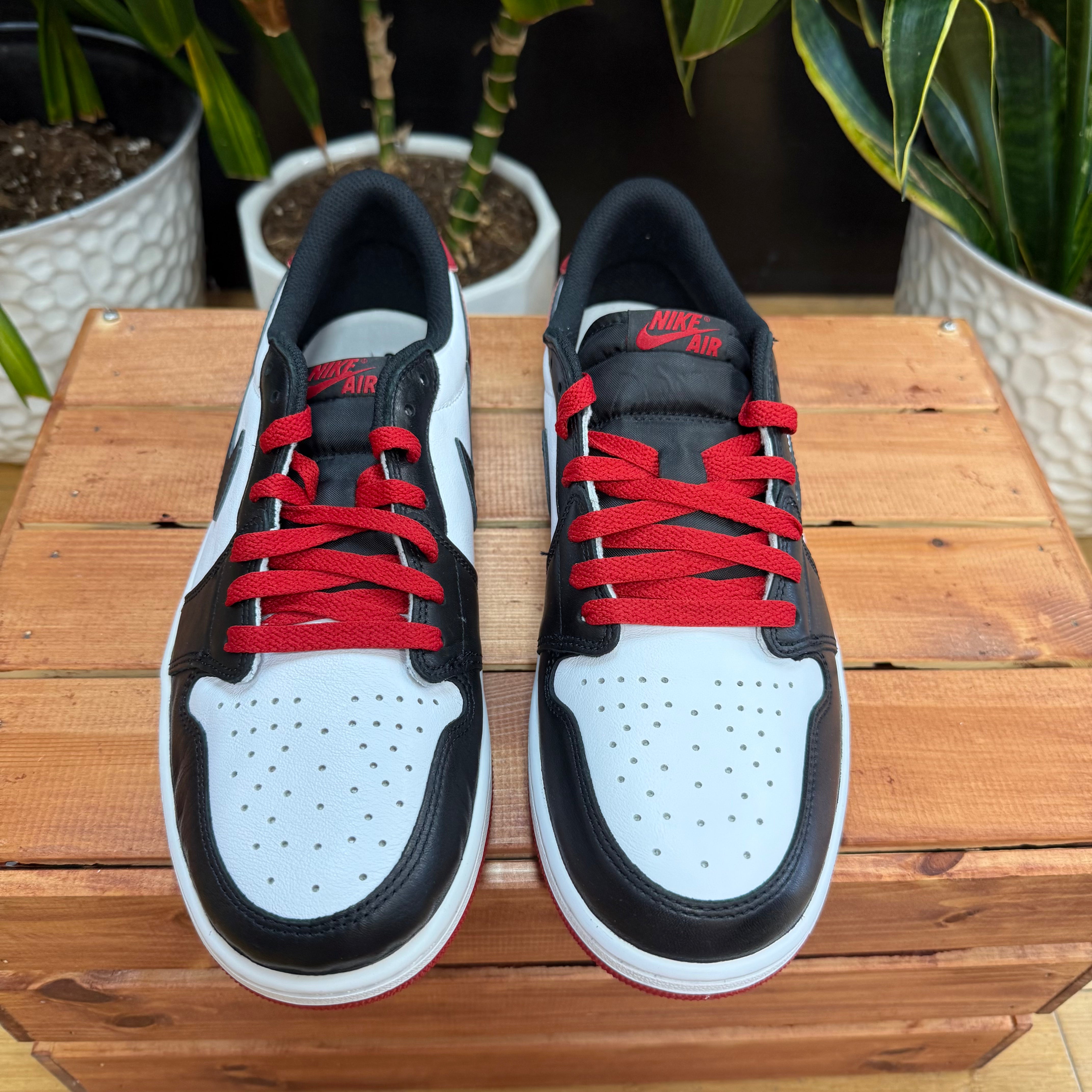 Jordan 1 Retro Low OG Black Toe (2023), Mens 11, W12.5