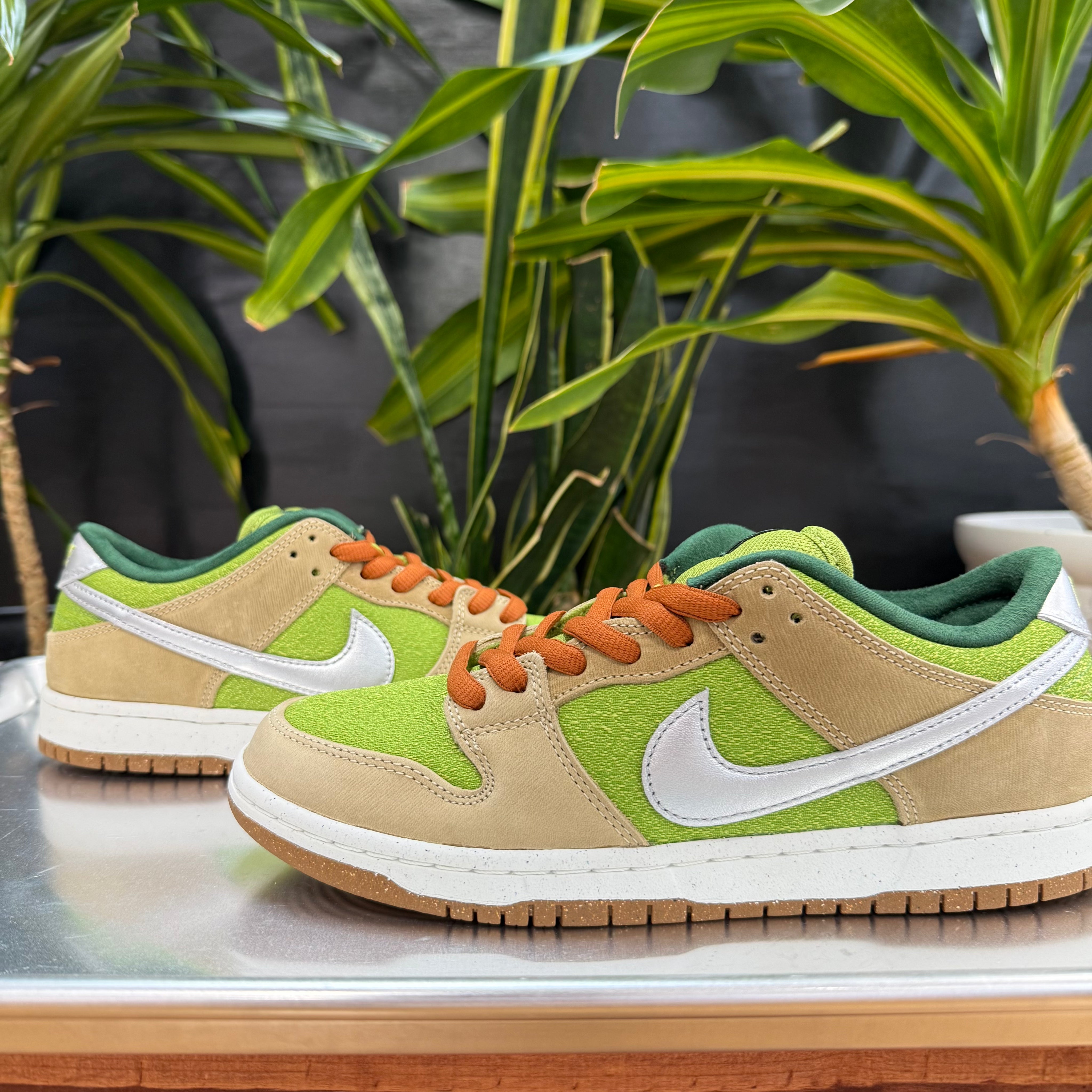 Nike SB Dunk Low Escargot