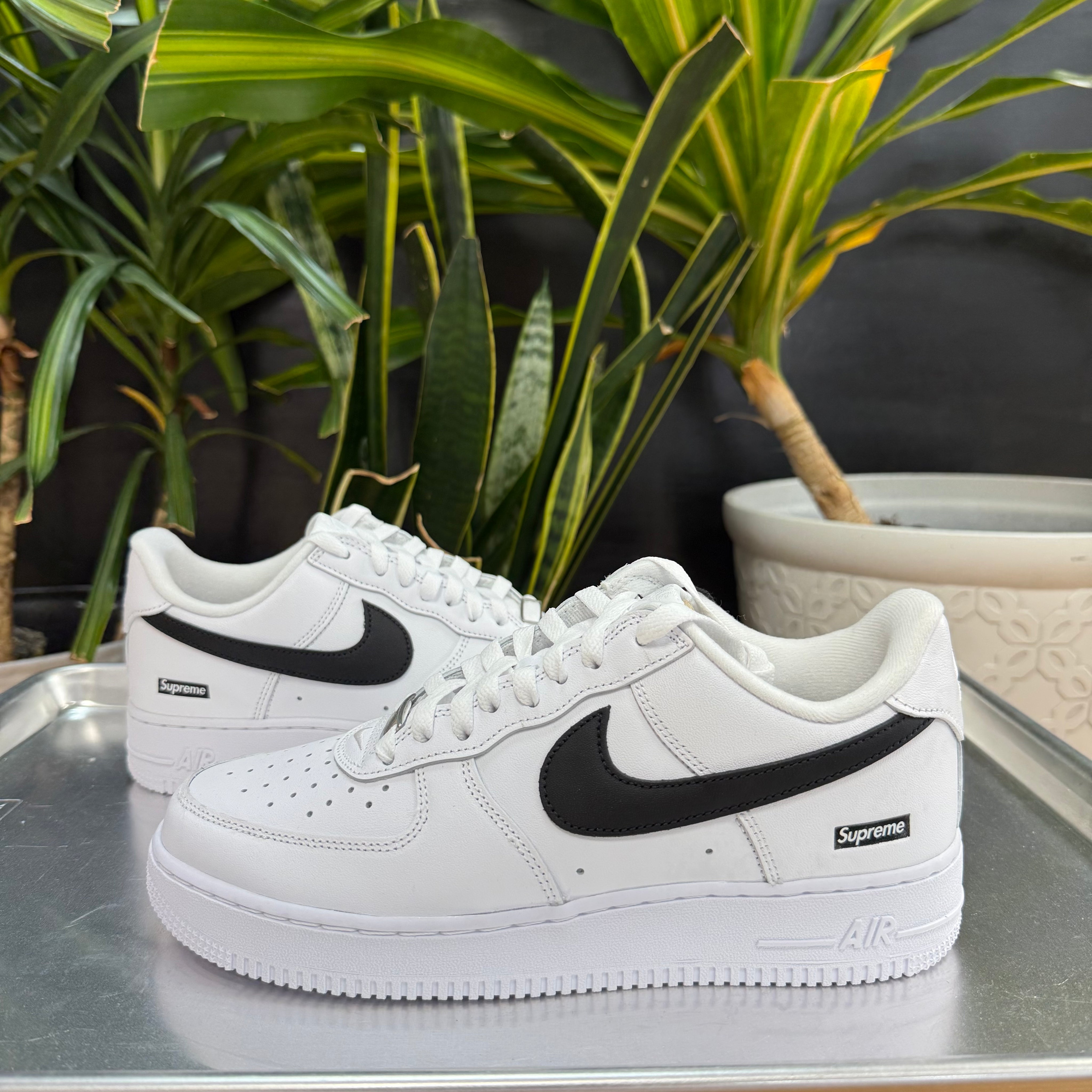 Nike Air Force 1 Low Supreme White Black