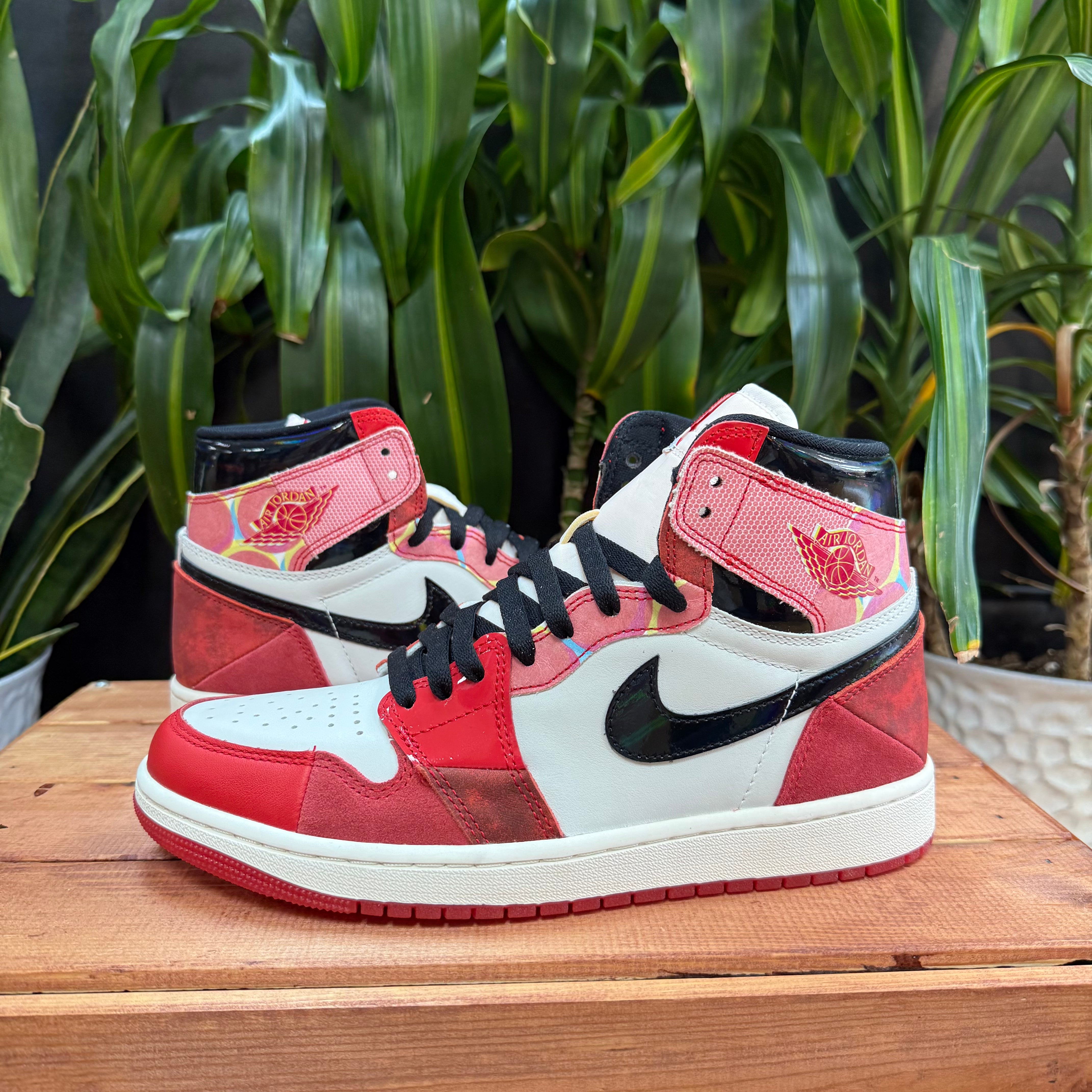 Jordan 1 High OG Spider-Man Across the Spider-Verse, Mens 9, W10.5