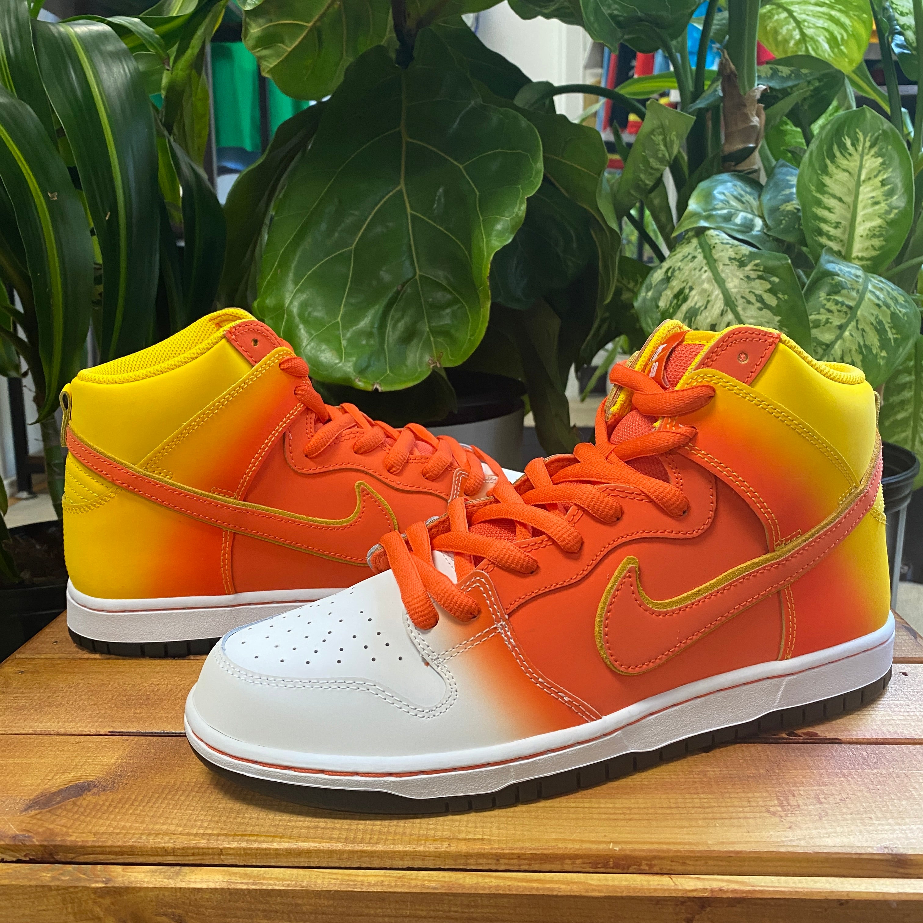 Nike SB Dunk High Sweet Tooth Candy Corn