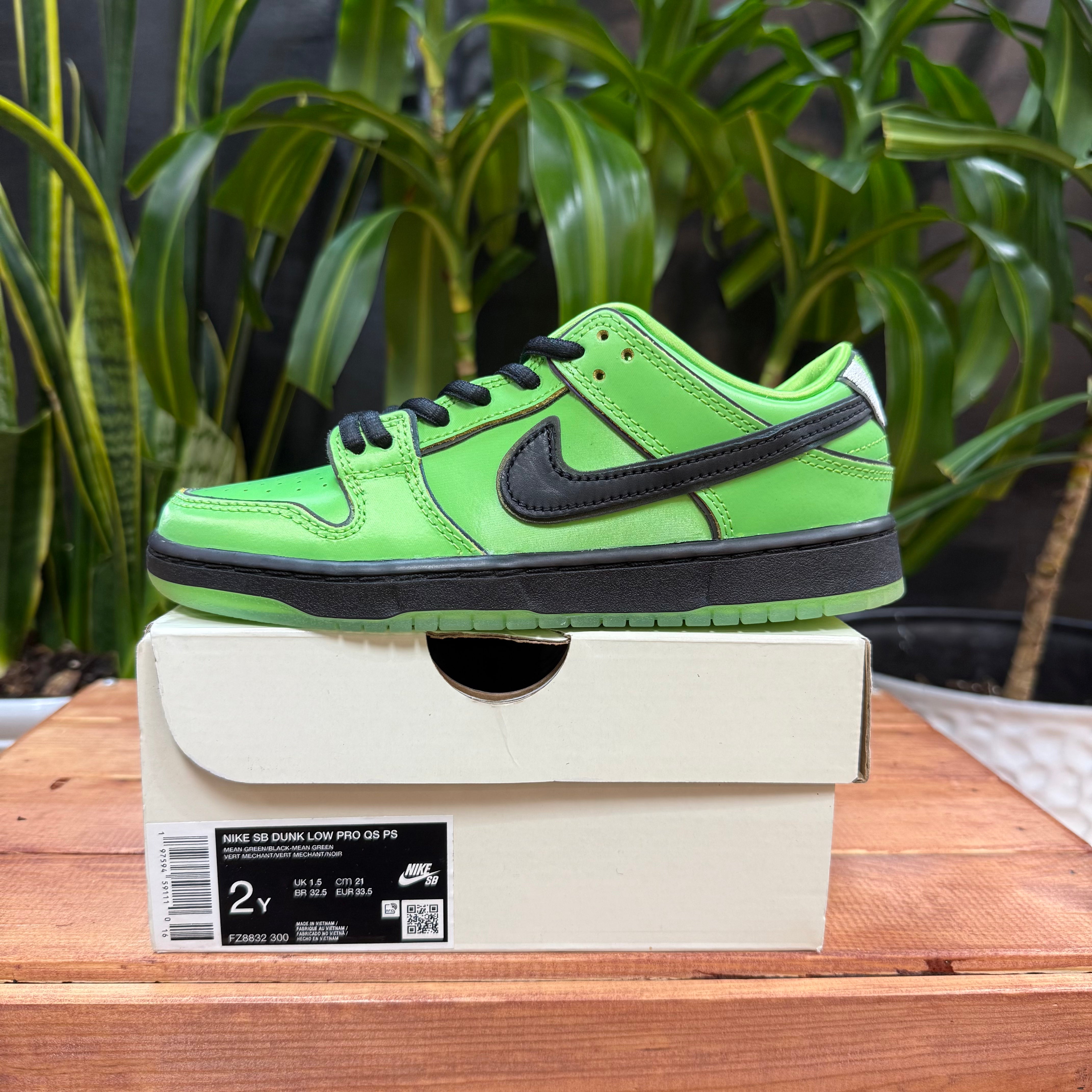 Nike SB Dunk Low The Powerpuff Girls 'Buttercup', Youth 2, W3.5