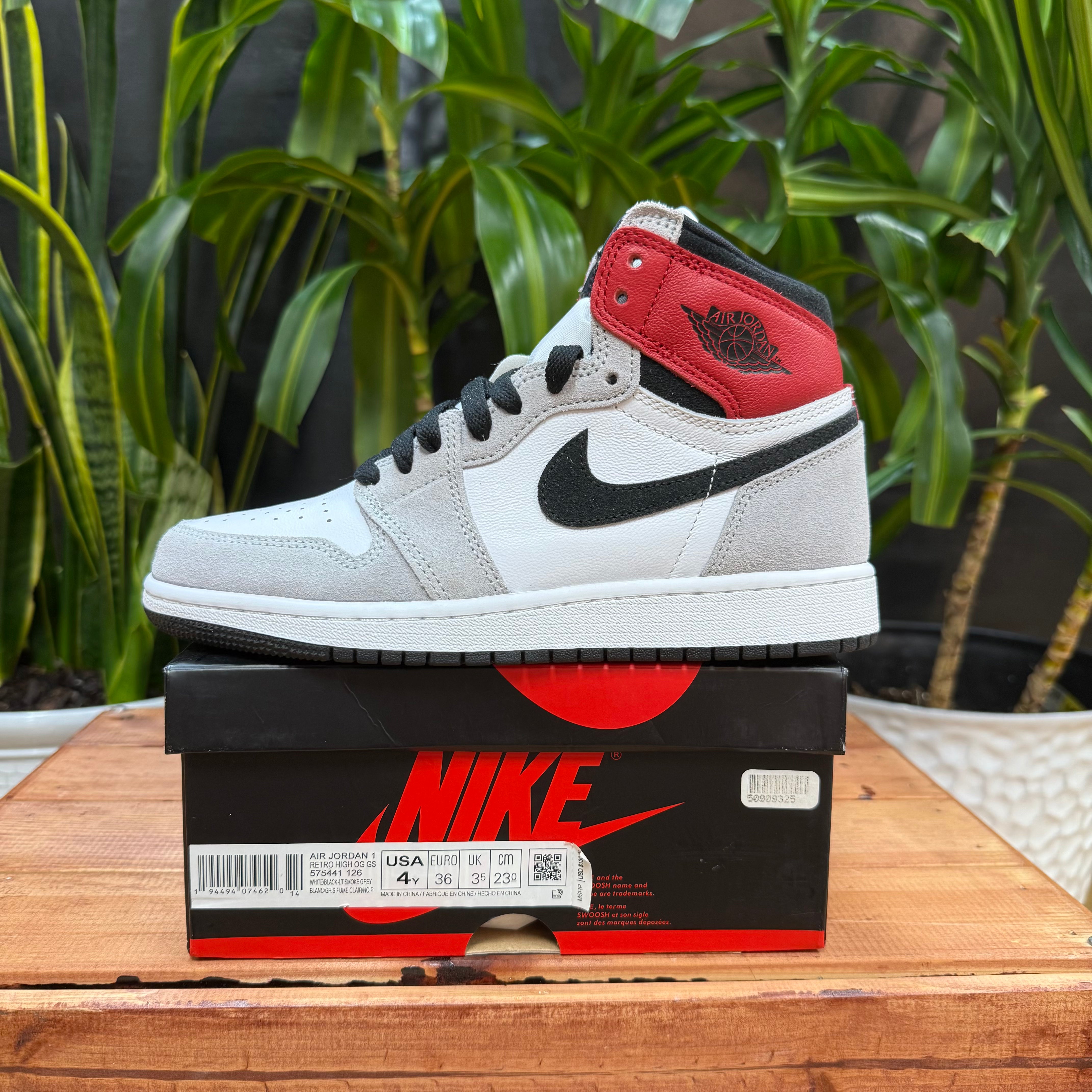 Jordan 1 Mid Light Smoke Grey, Mens 4, W5.5