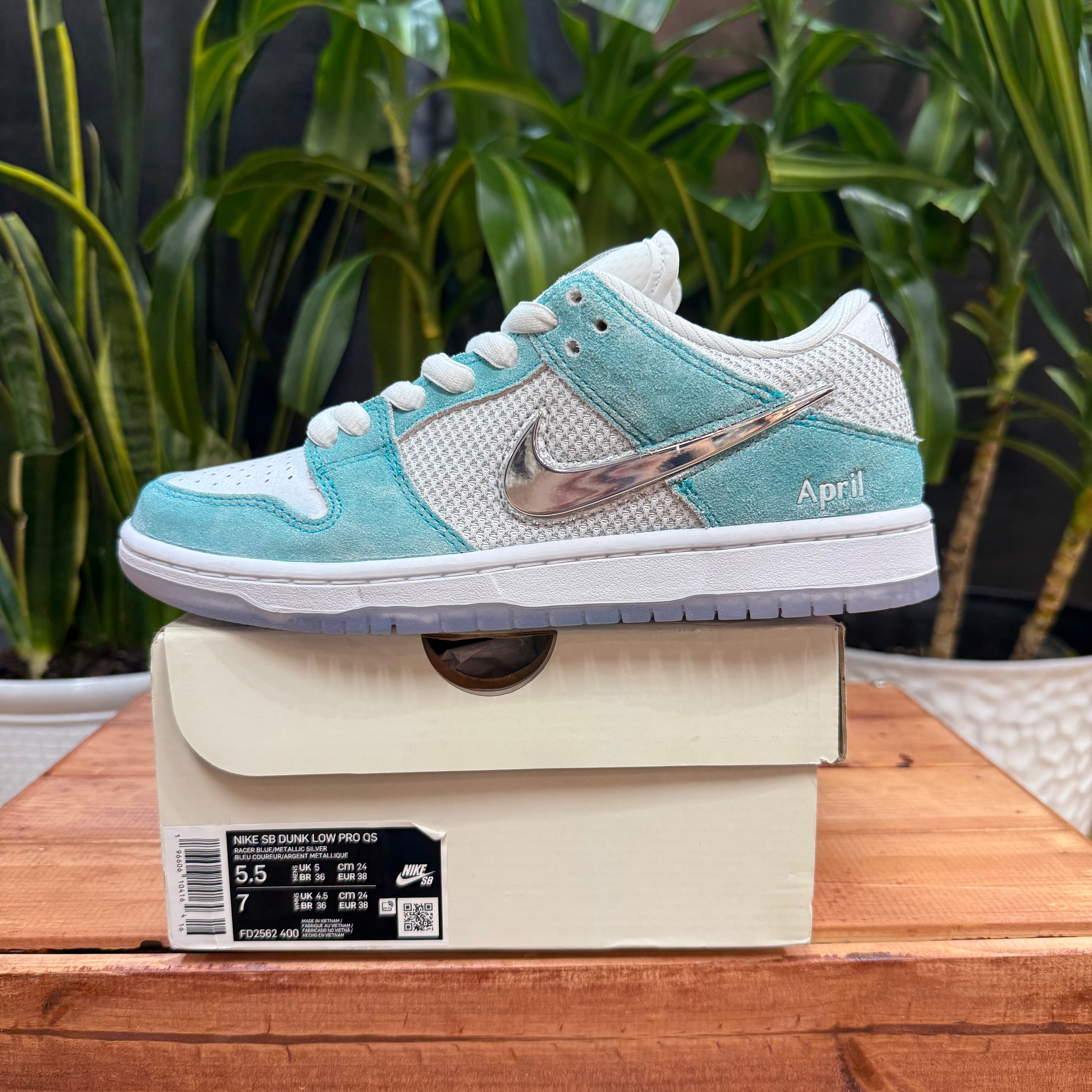 Nike Dunk Low SB x April Skateboards 'Turbo Green', Mens 5.5, W7