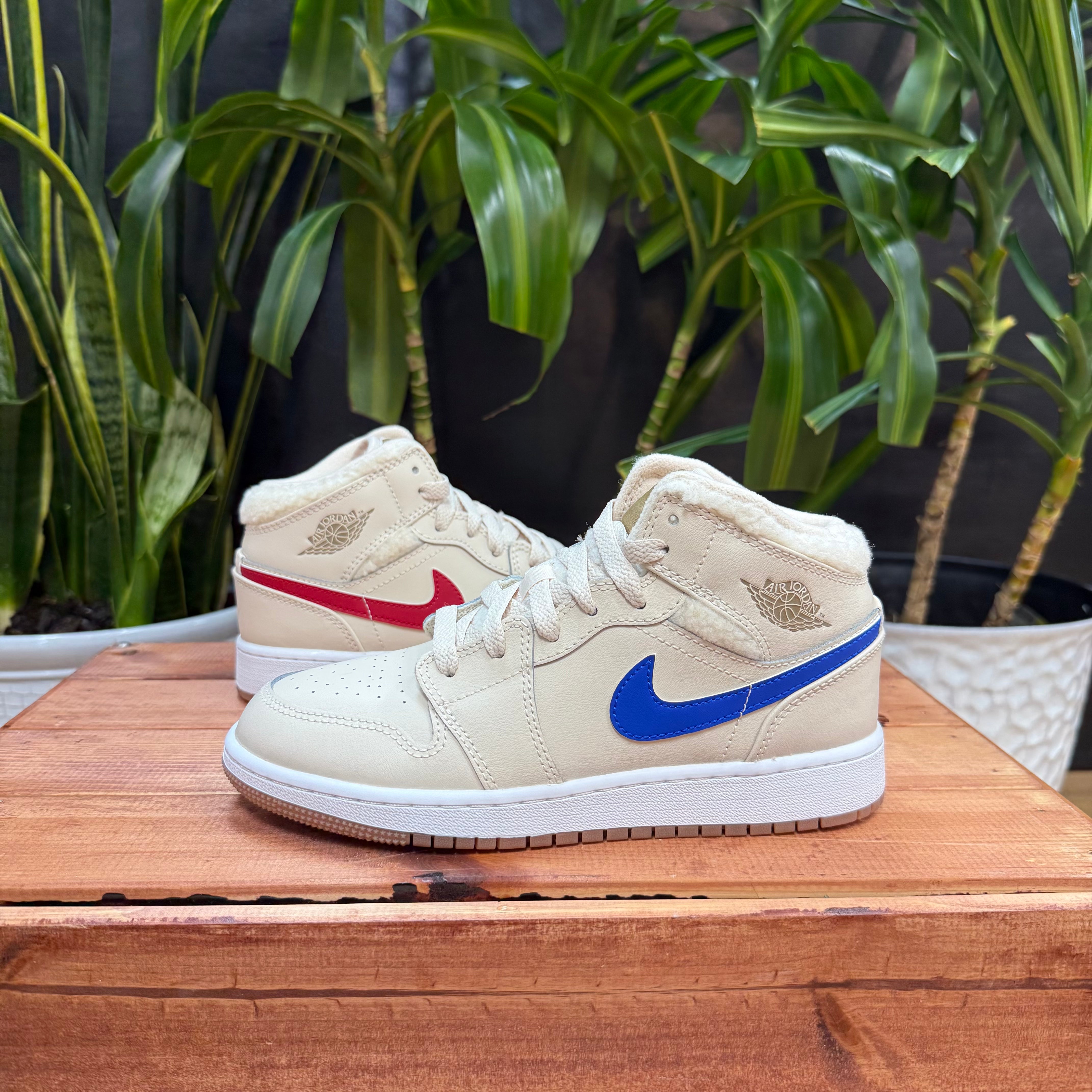 Jordan 1 Mid Utility Fleece Pearl White, Mens 4, W6.5