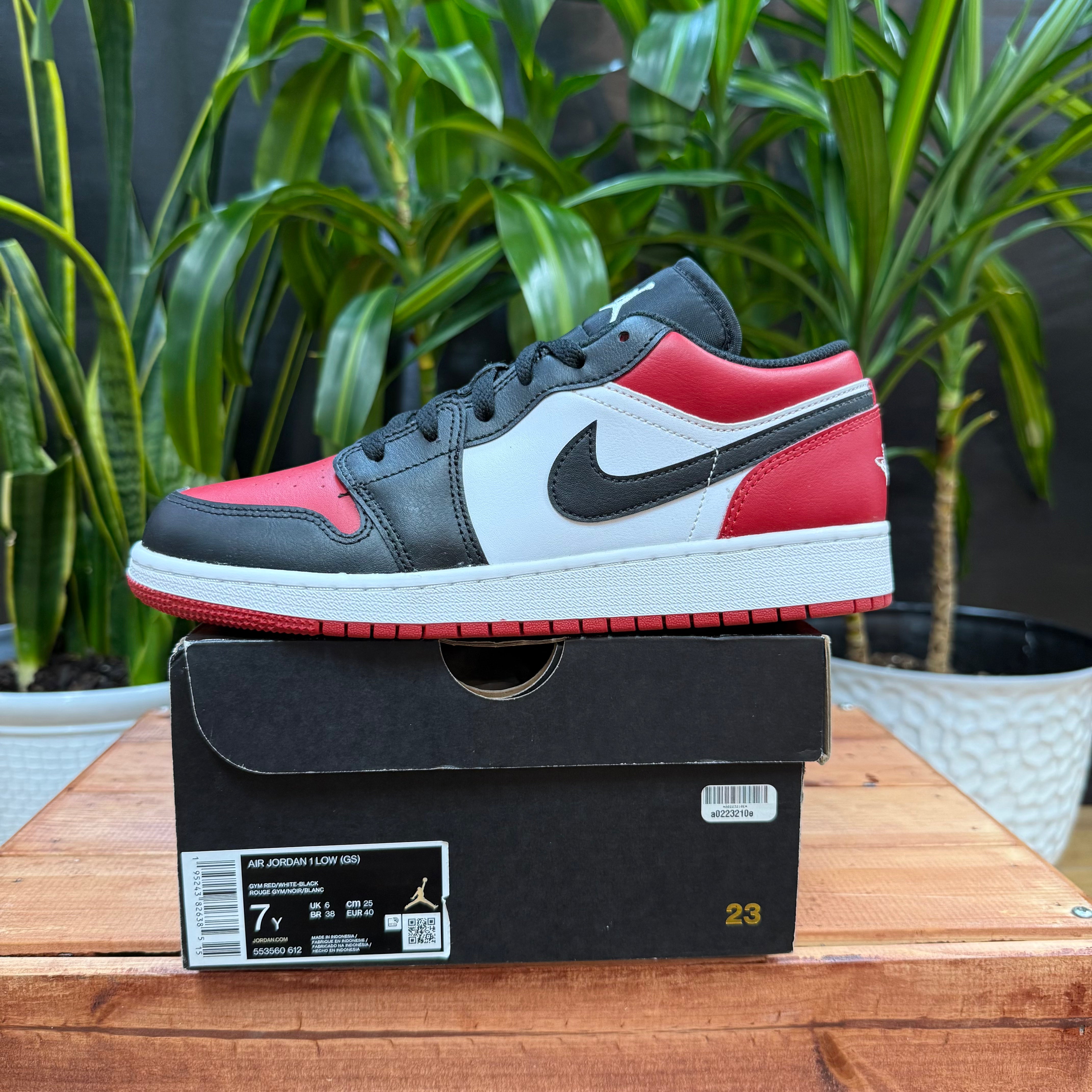 Jordan 1 Low Bred Toe, Mens 7, W8.5